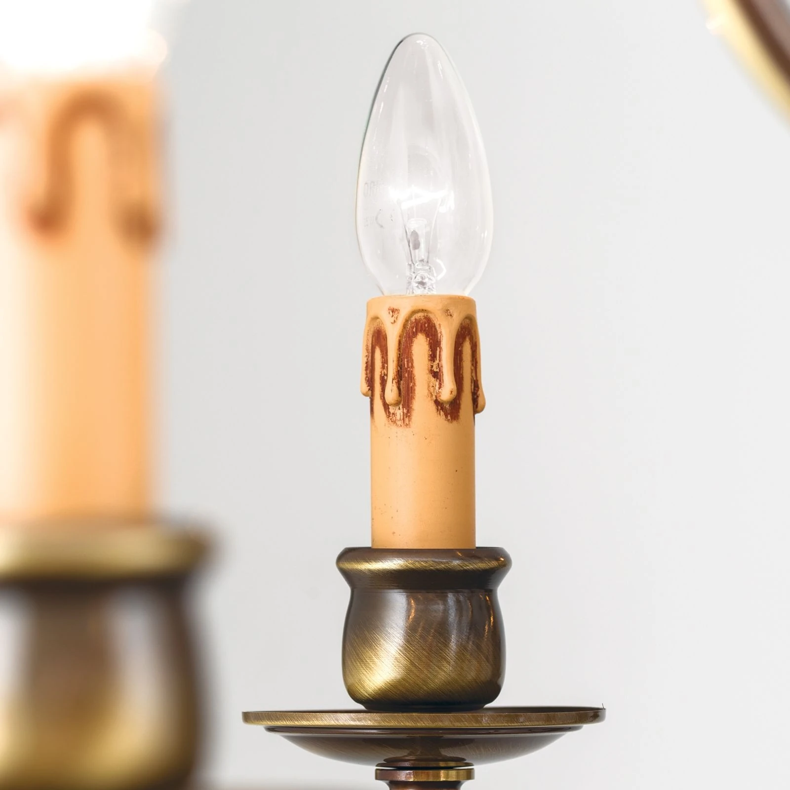 Luster FLÄMISCH, 18+12+6+3 izvora svetla, patina, sa orlom - 4