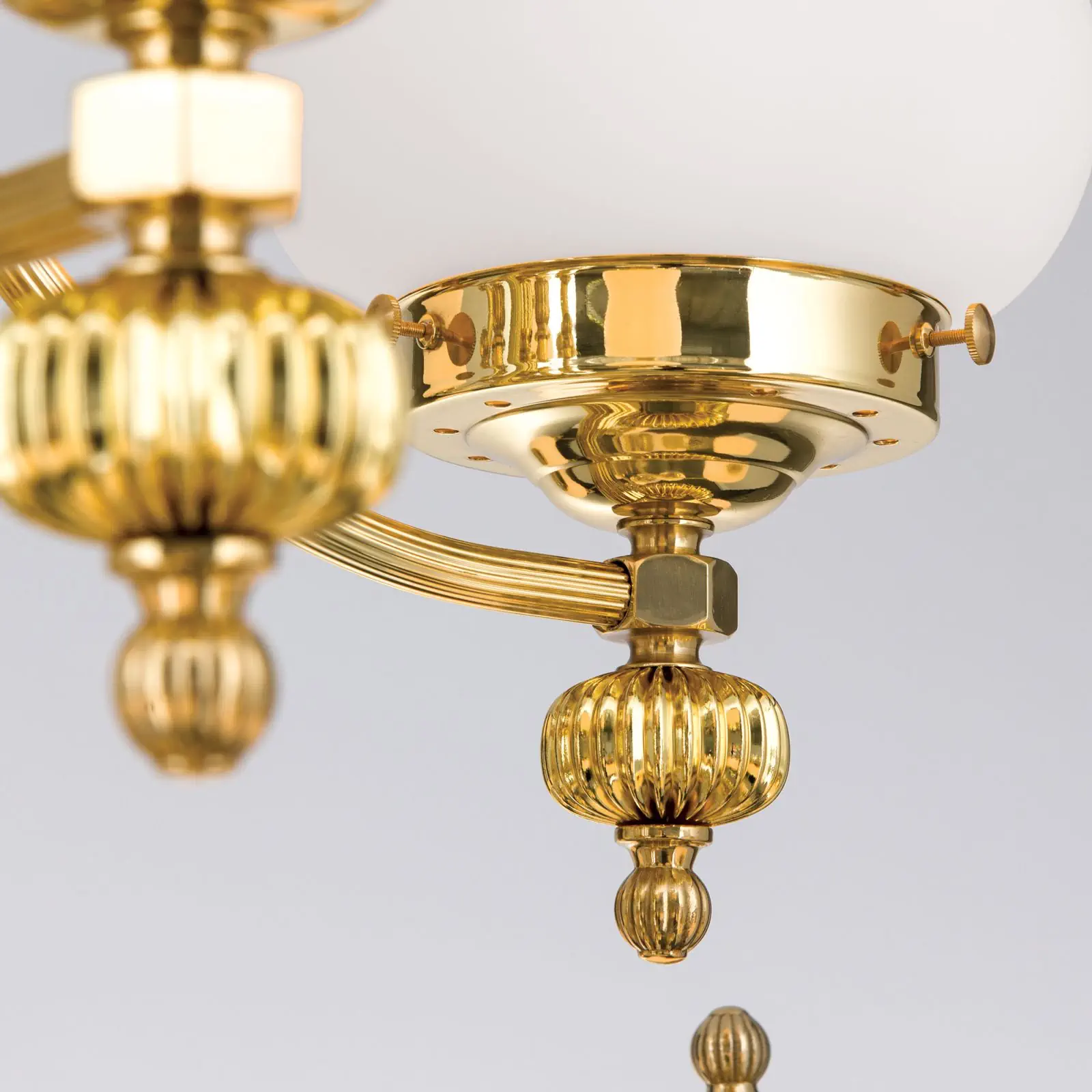 Luster WIENER NOSTALGIE, 17 izvora svetla, sjajni mesing, sa opal mat staklom, usmeren nagore - 5