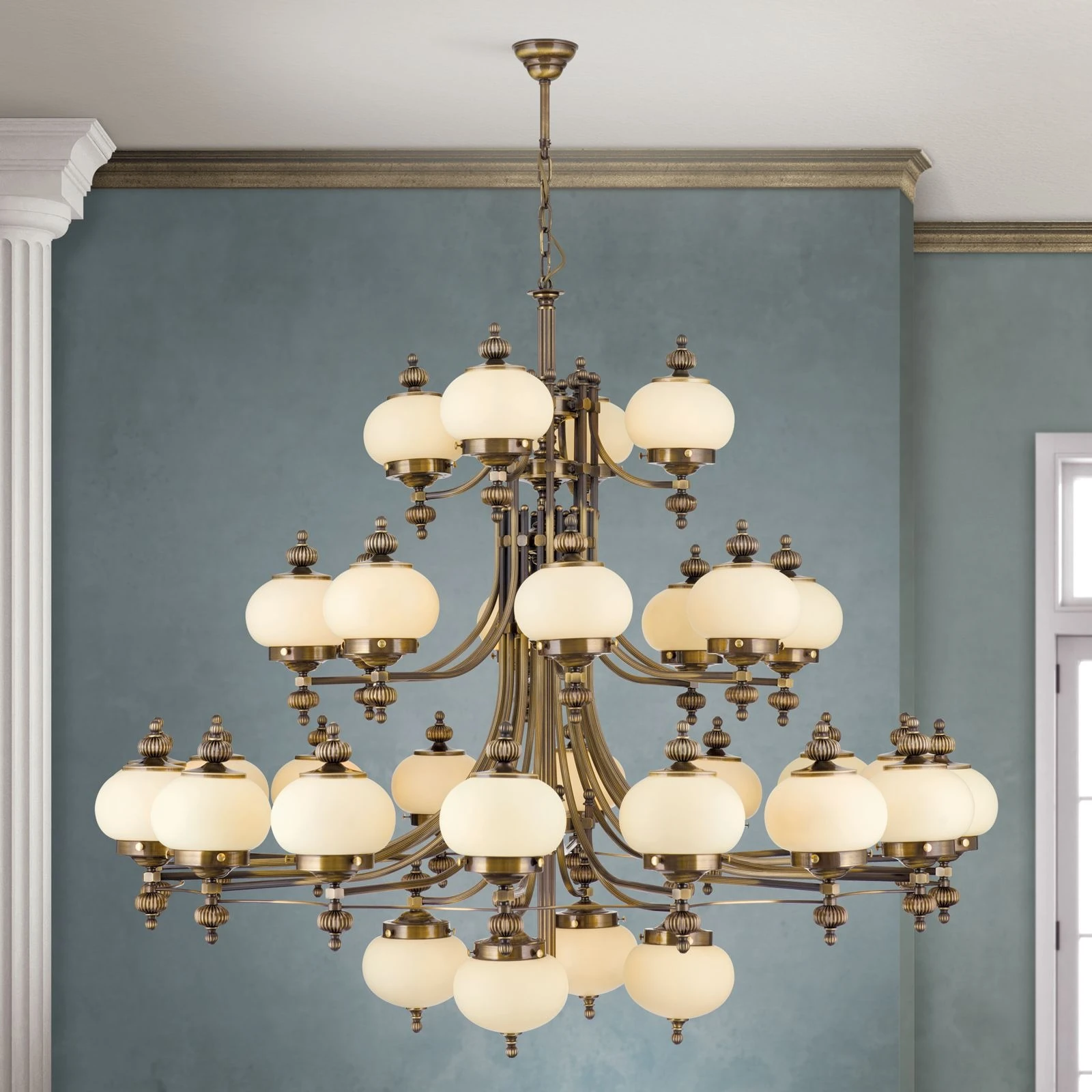 Luster WIENER NOSTALGIE, 4+16+8+4 izvora svetla, nagore, antik mesing, šampanj mat staklo - 1