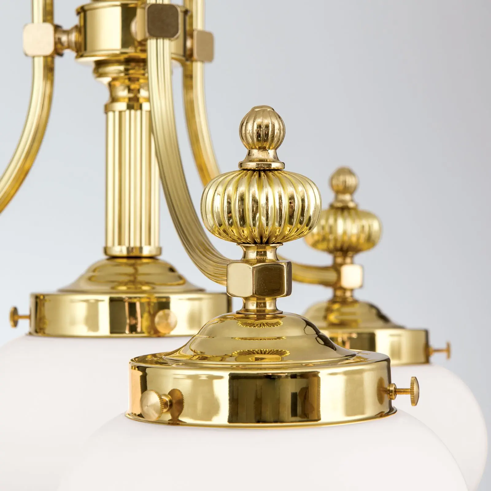 Luster WIENER NOSTALGIE, 3+1 izvora svetla, sjajni mesing, sa opal mat staklom, usmeren nadole - 6