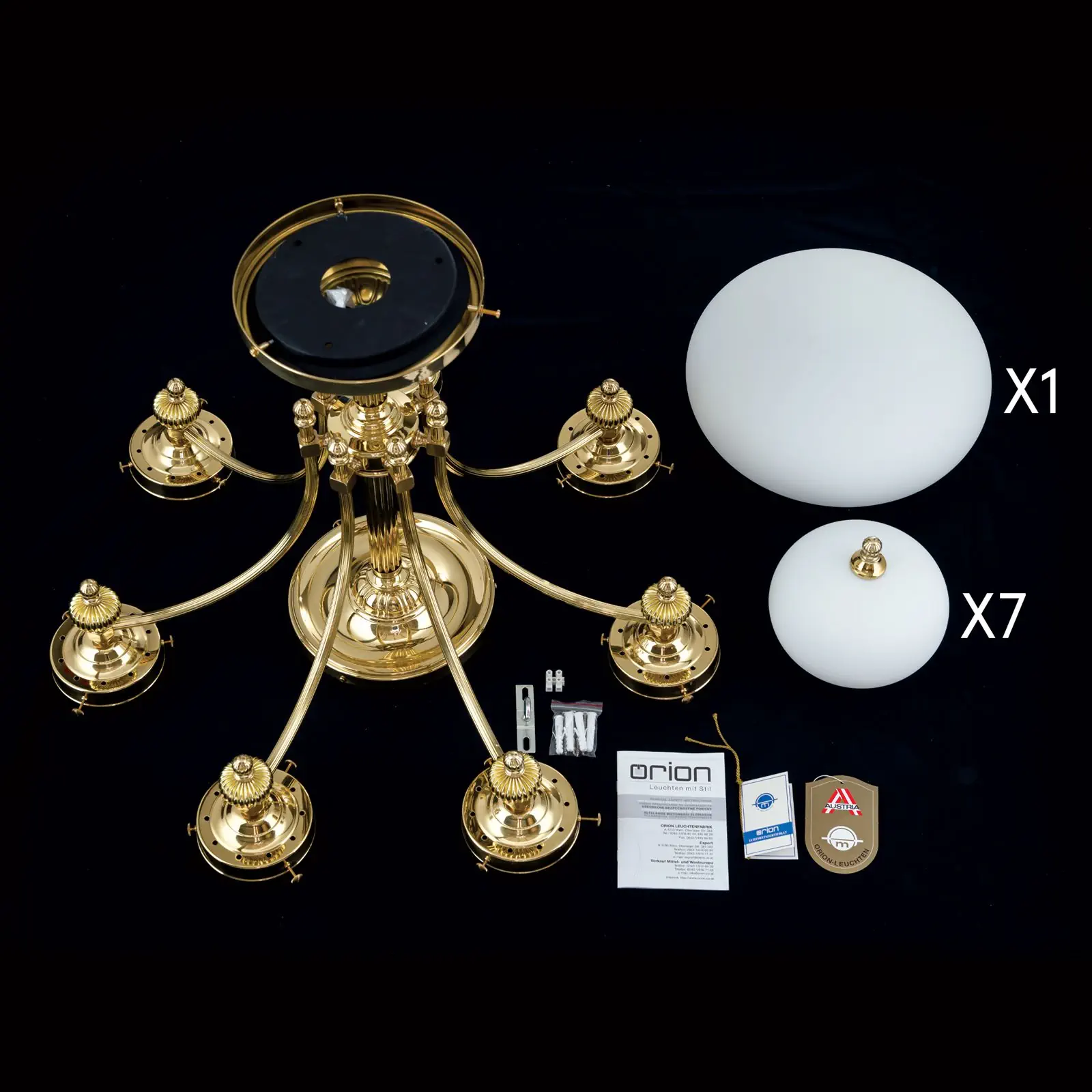 Plafonski luster WIENER NOSTALGIE, sa 7+1 izvora svetla, sjajni mesing, sa opalno mat staklom - 8