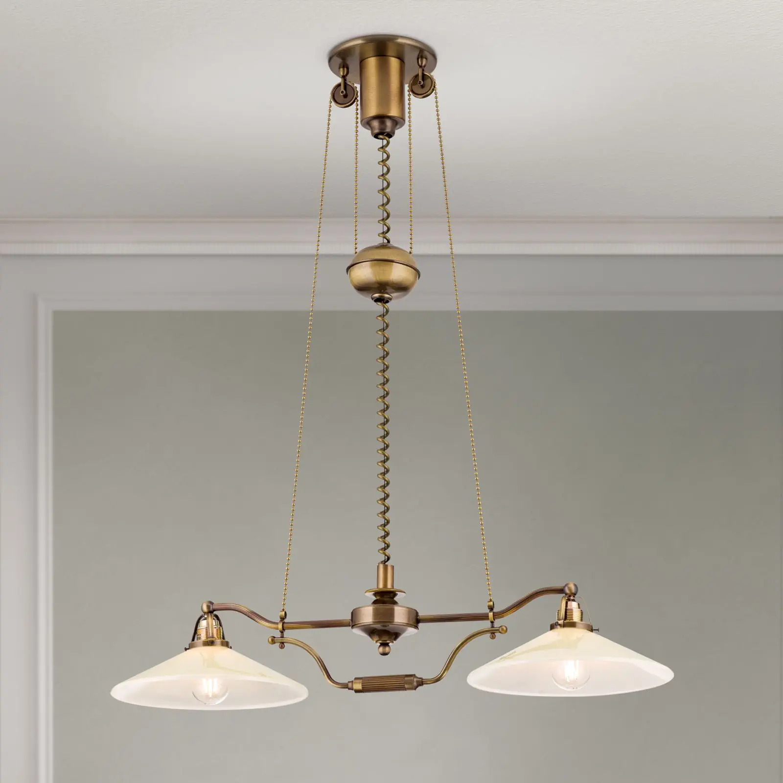 Luster ARTDESIGN, antik mesing, šampanj abažuri, 2 svetlosna izvora + mehanizam za podešavanje visine (kontra-teg) - 2