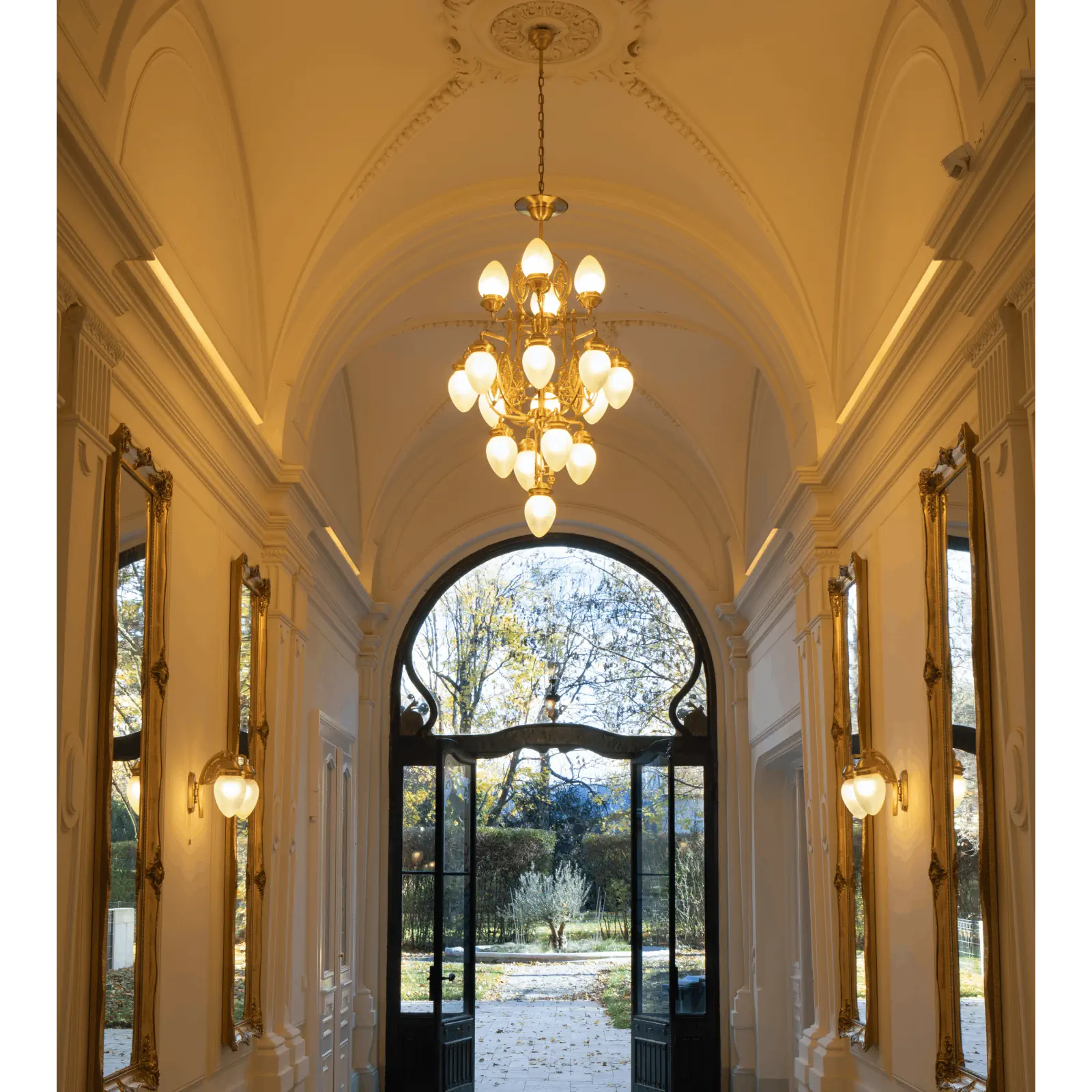 Luster BUDAPEST, 17 izvora svetla, bronza, sa prozirnim mat staklom - 9