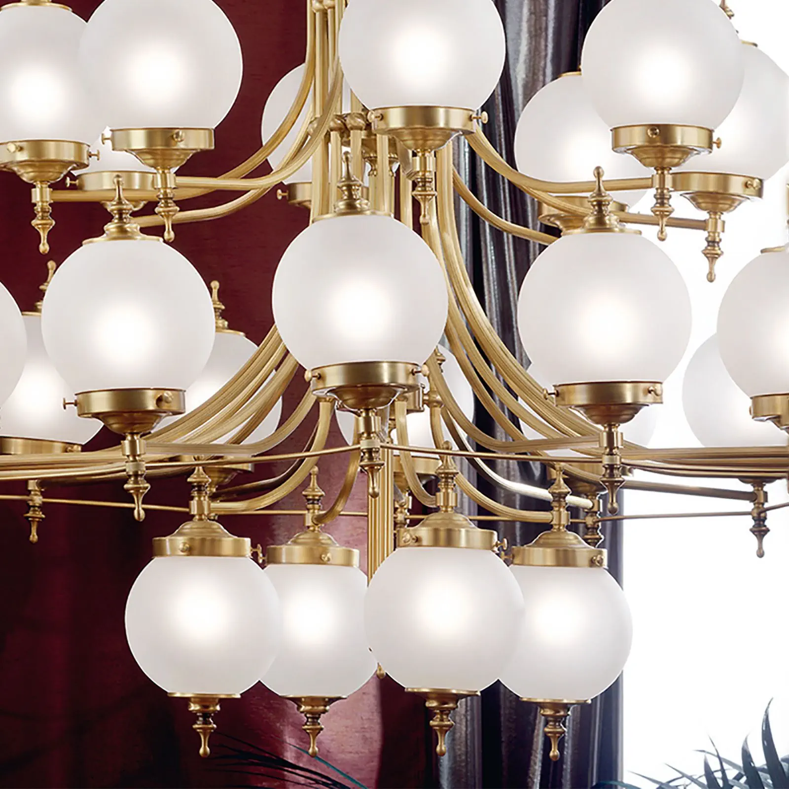 Luster 1510 OBJEKTDESIGN, 32 izvora svetla, bronza, sa matiranim staklom - 3