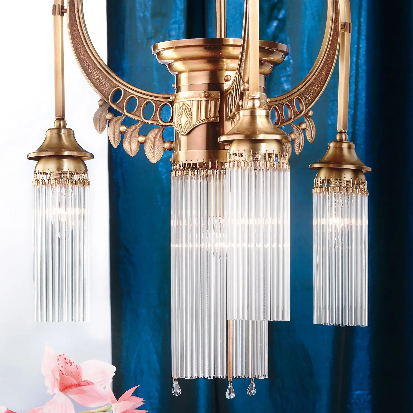 Luster ADELE, 4 izvora svetla, stari mesing, sa staklenim štapićima - 2