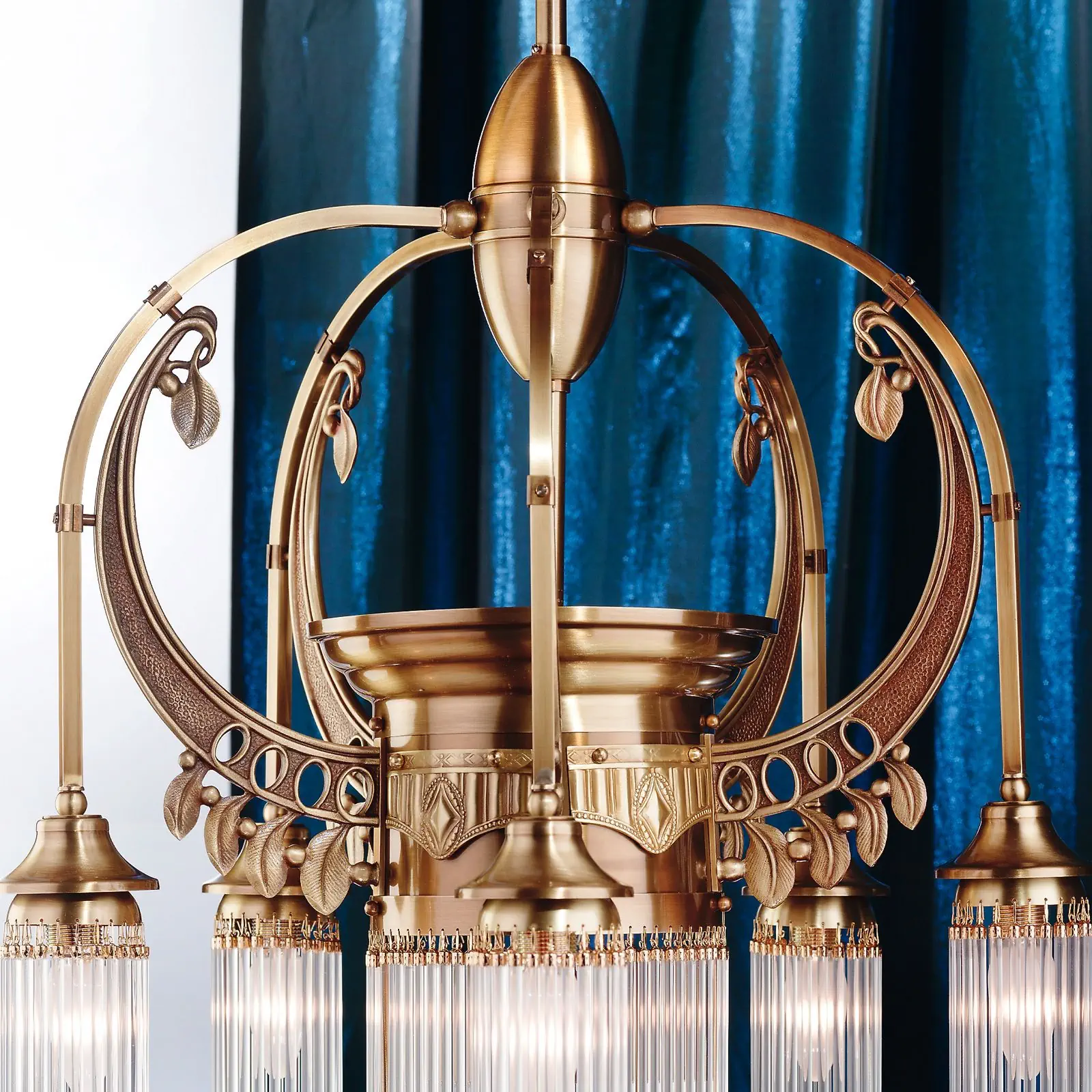 Luster ADELE, 6 izvora svetla, stari mesing, sa staklenim štapićima - 3