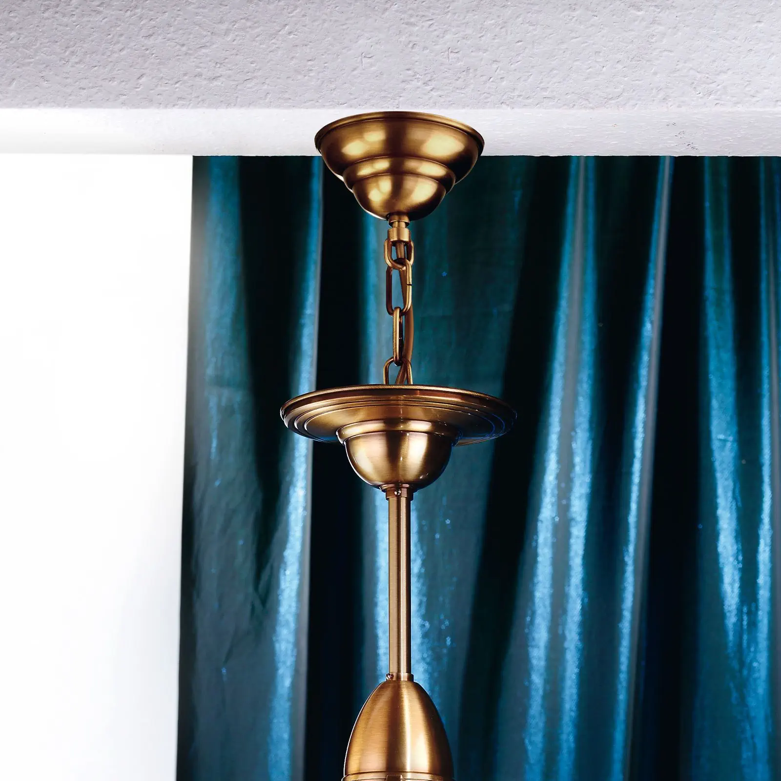 Luster ADELE, 6 izvora svetla, stari mesing, sa staklenim štapićima - 4