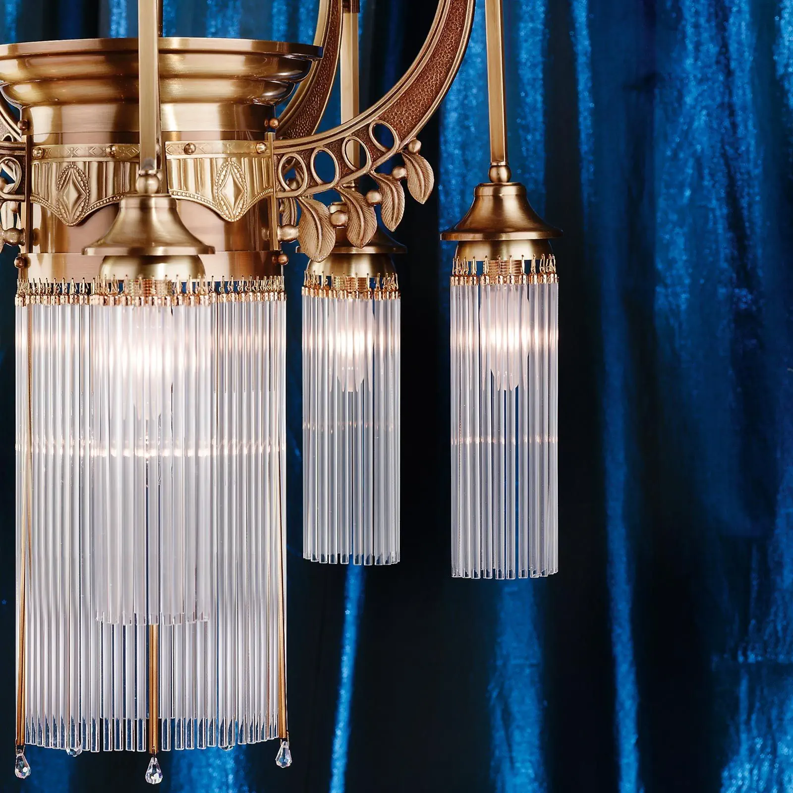 Luster ADELE, 8 izvora svetla, stari mesing, sa staklenim štapićima - 2