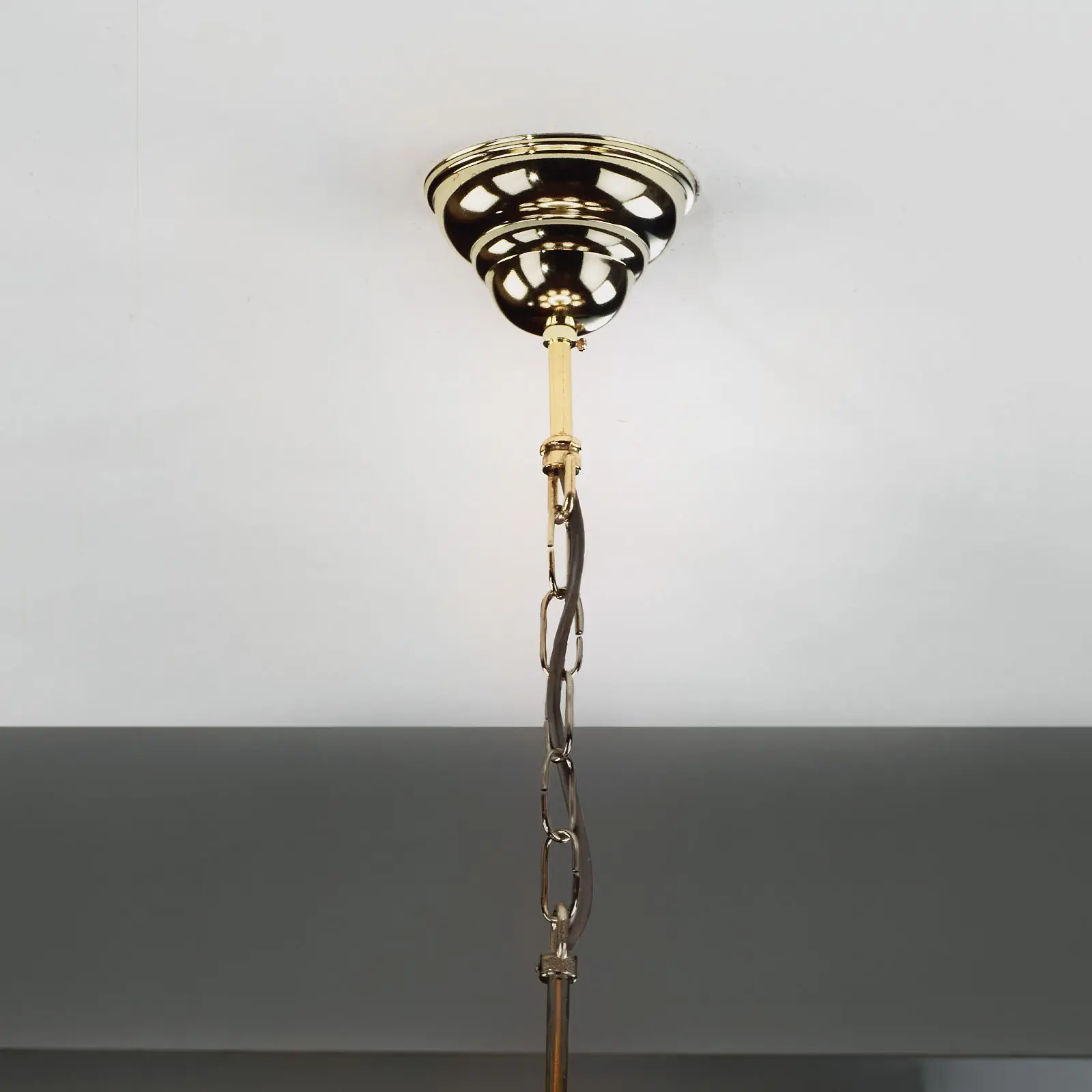 Viseća lampa ALT WIEN, 7+1 svetlo, sjajni mesing, sa opalno sjajnim staklom - 4