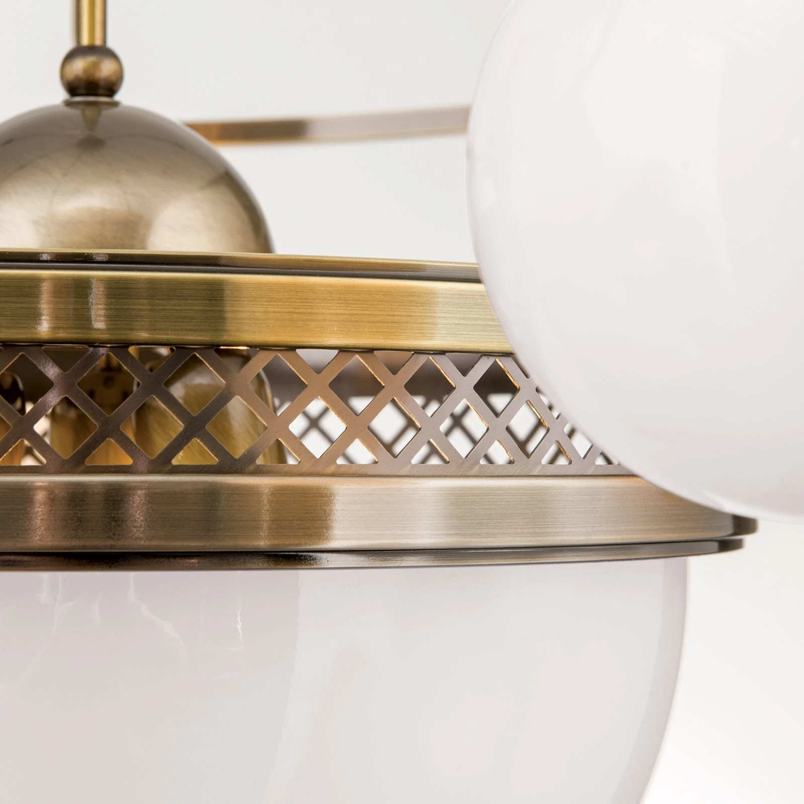 Luster ALT WIEN, 7+1 izvora svetla, sjajno opalno staklo, SCHÖLER CRYSTAL®, antik mesing - 5