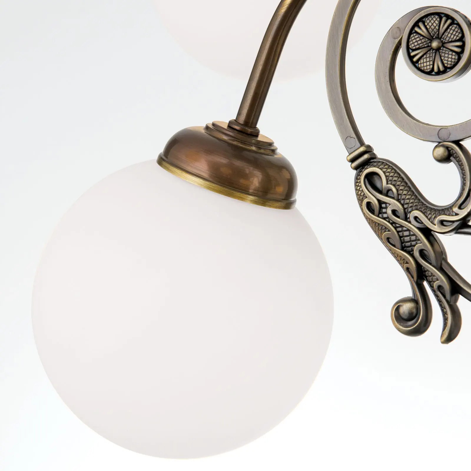 Luster RINGSTRASSE, 9 izvora svetla, antik mesing sa opalnim staklima - 6