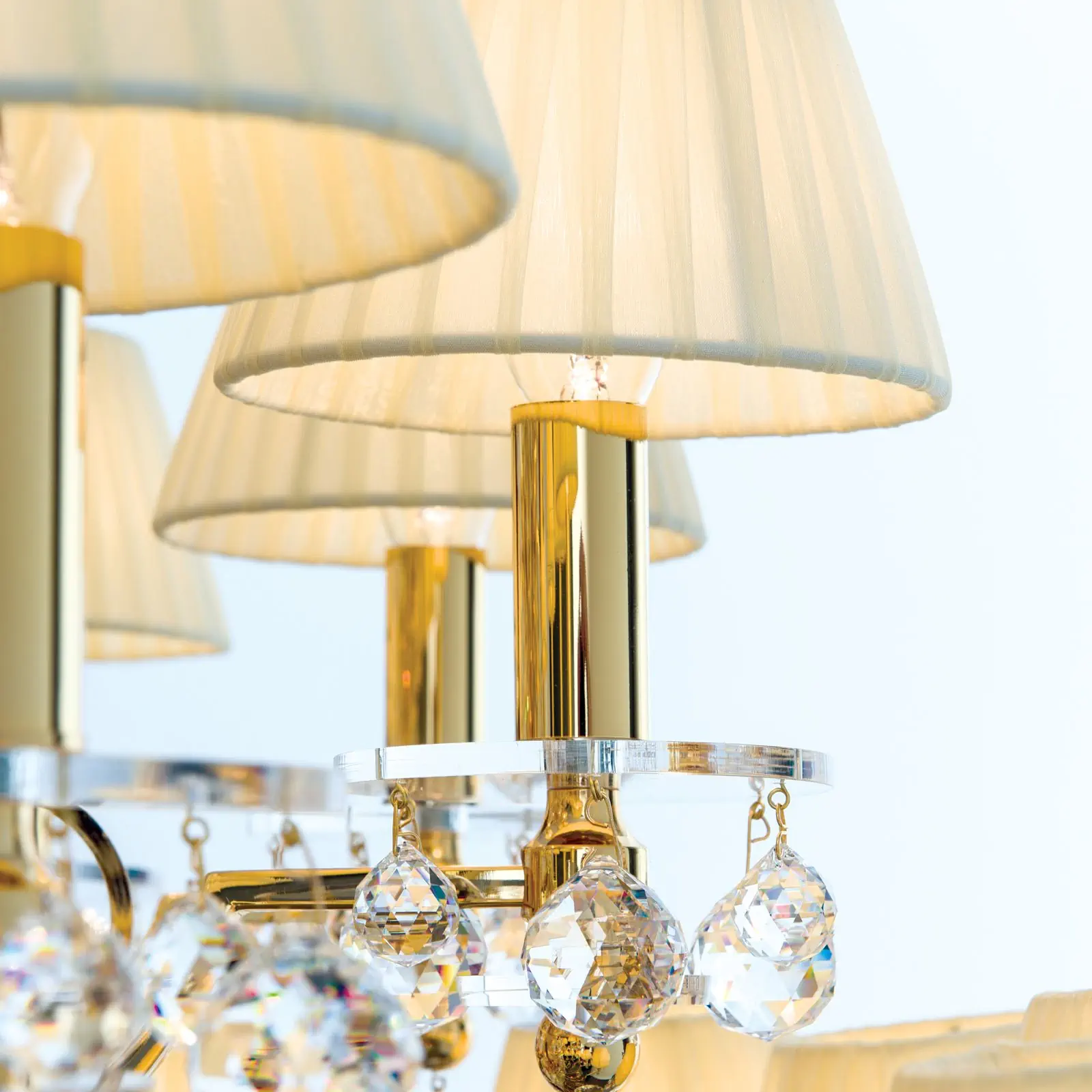 Luster KRISTALLDESIGN, 36 izvora svetla, zlatni sa šampanj tekstilnim abažurima - 3