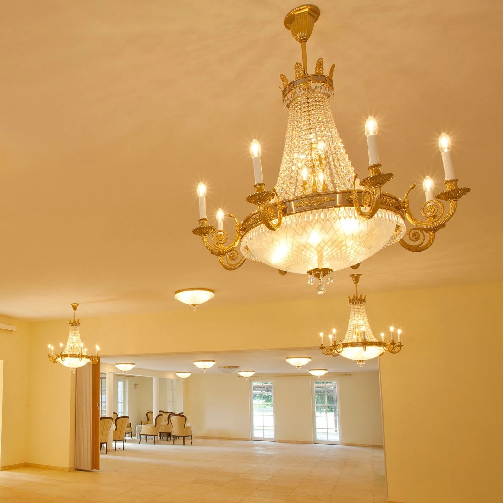 Luster EMPIRE CRYSTAL, 8+8+4 izvora svetla, 24-karatno pozlaćen, saten difuzno opalno staklo - 6