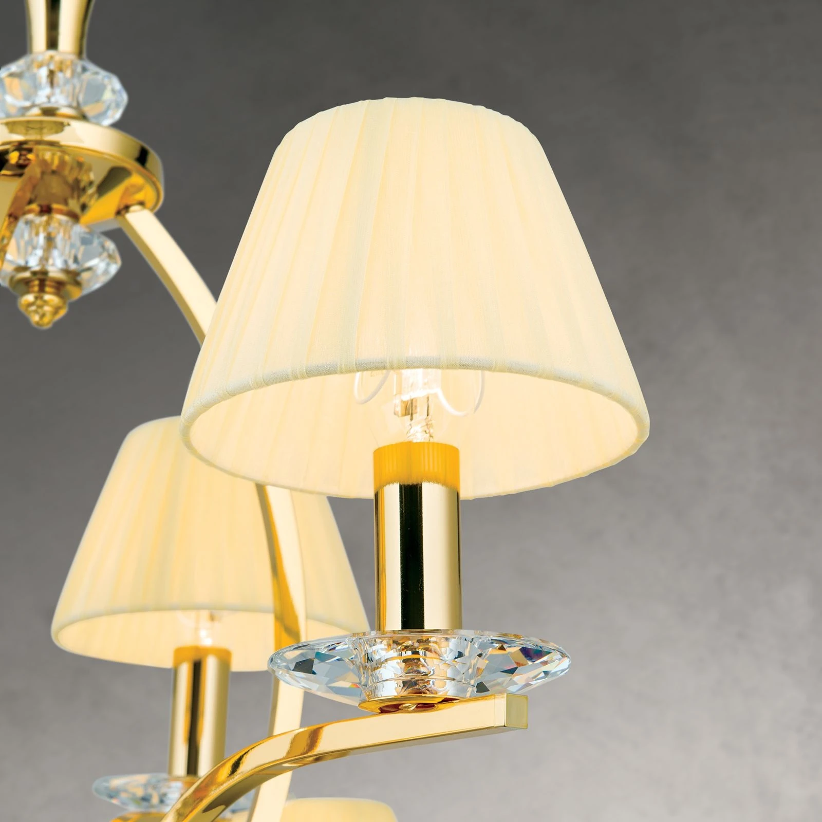 Luster AVALA, 9 izvora svetla, 24-karatno pozlaćen, providni kristali, šampanj abažuri - 6