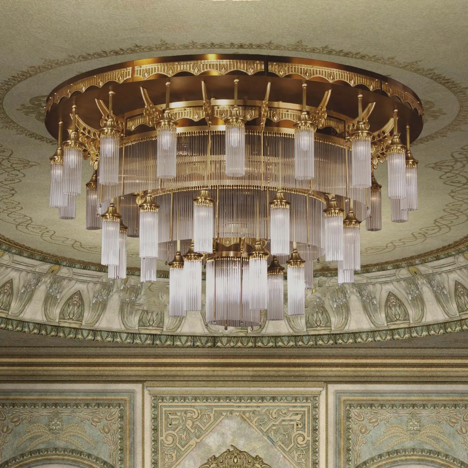 Plafonski luster ADELE, sa 37 izvora svetla, antik mesing, sa staklenim šipkama