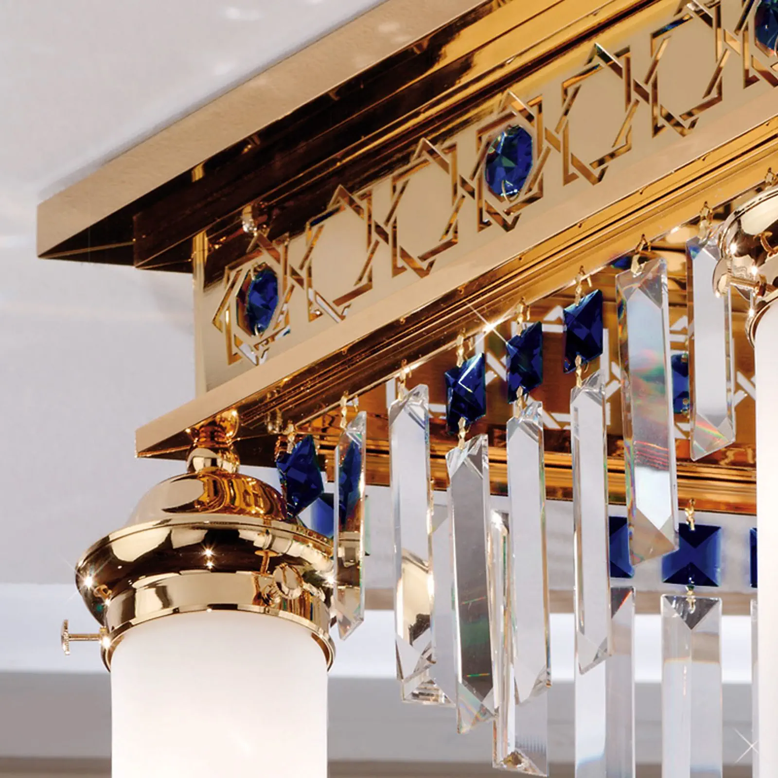 Plafonski luster ORIONtal, sa 3 izvora svetla, zlatni, sa plavim kristalnim prizmama - 3