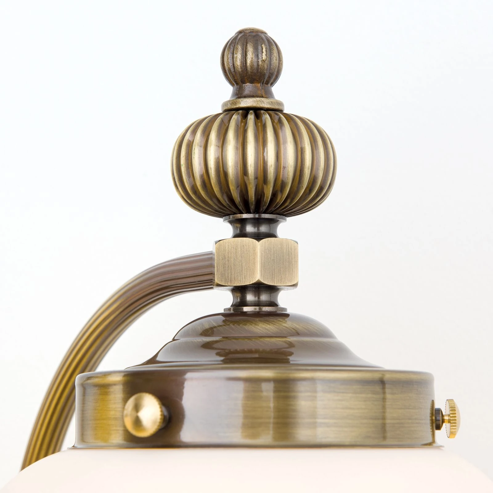 Zidna lampa WIENER NOSTALGIE, 2 izvora svetla, nadole, antik mesing, šampanj staklo - 5