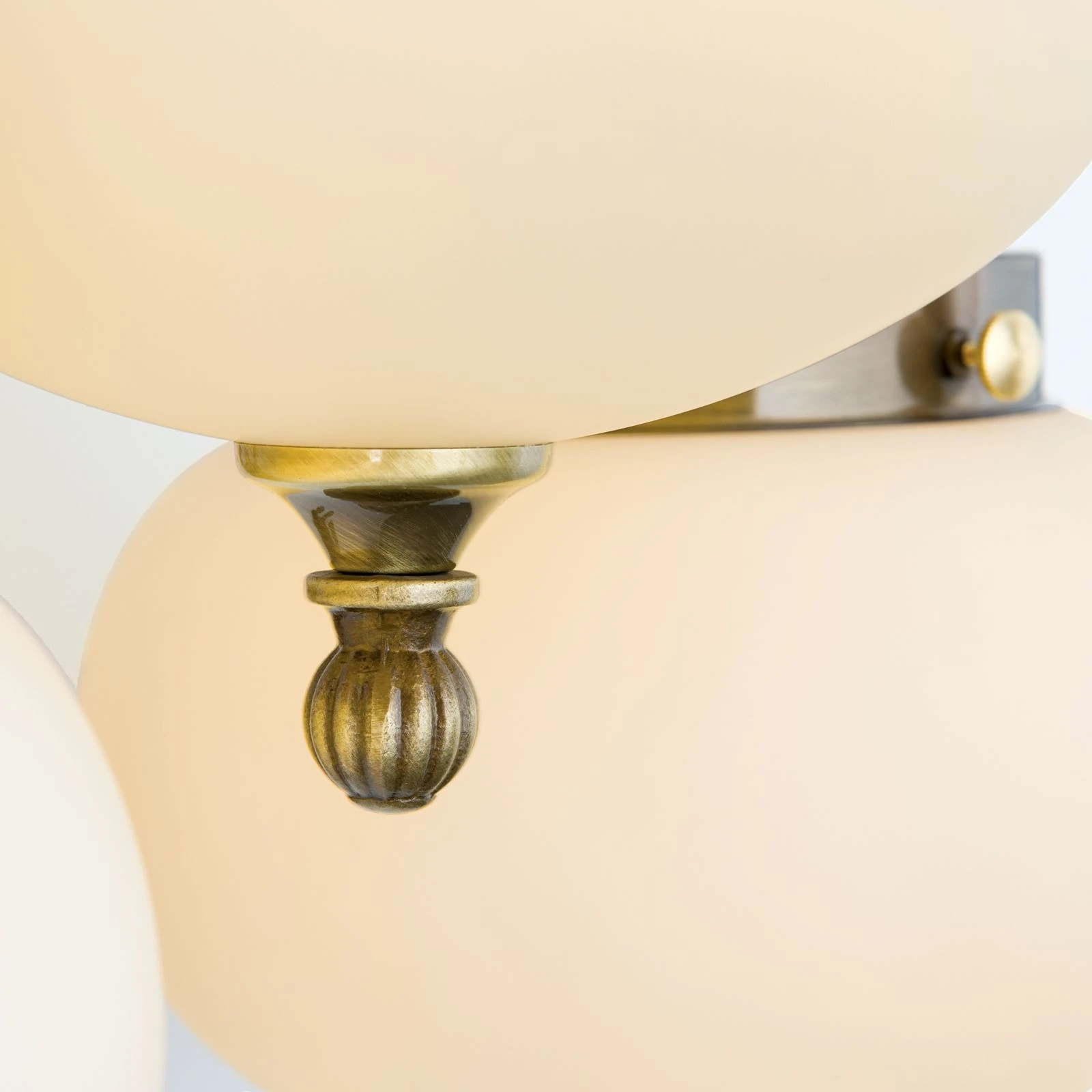 Zidna lampa WIENER NOSTALGIE, 3 izvora svetla, nadole, antik mesing, šampanj staklo - 6