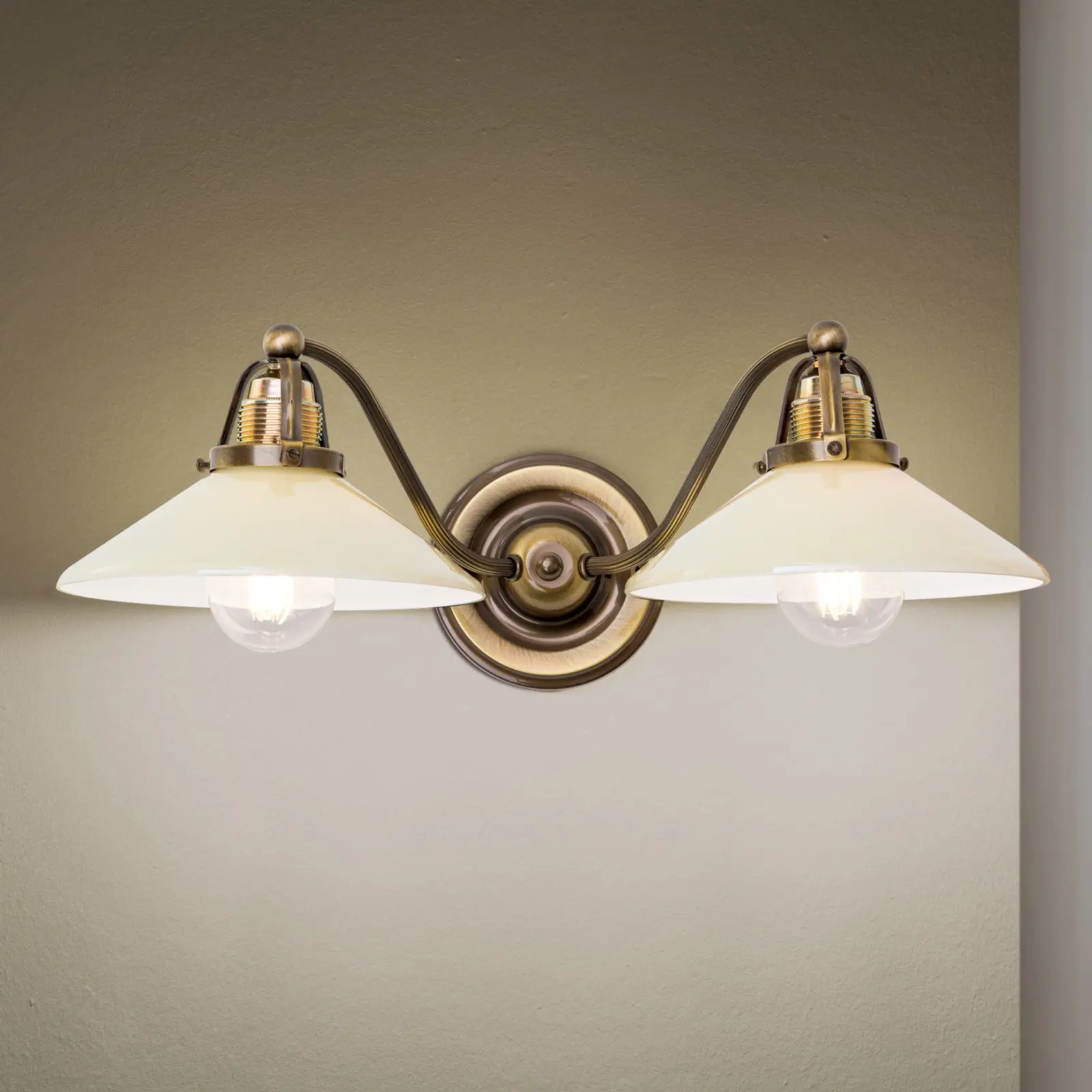 Zidna lampa ARTDESIGN, sa dva izvora svetla, antik mesing završna obrada, sa šampanj staklom - 2