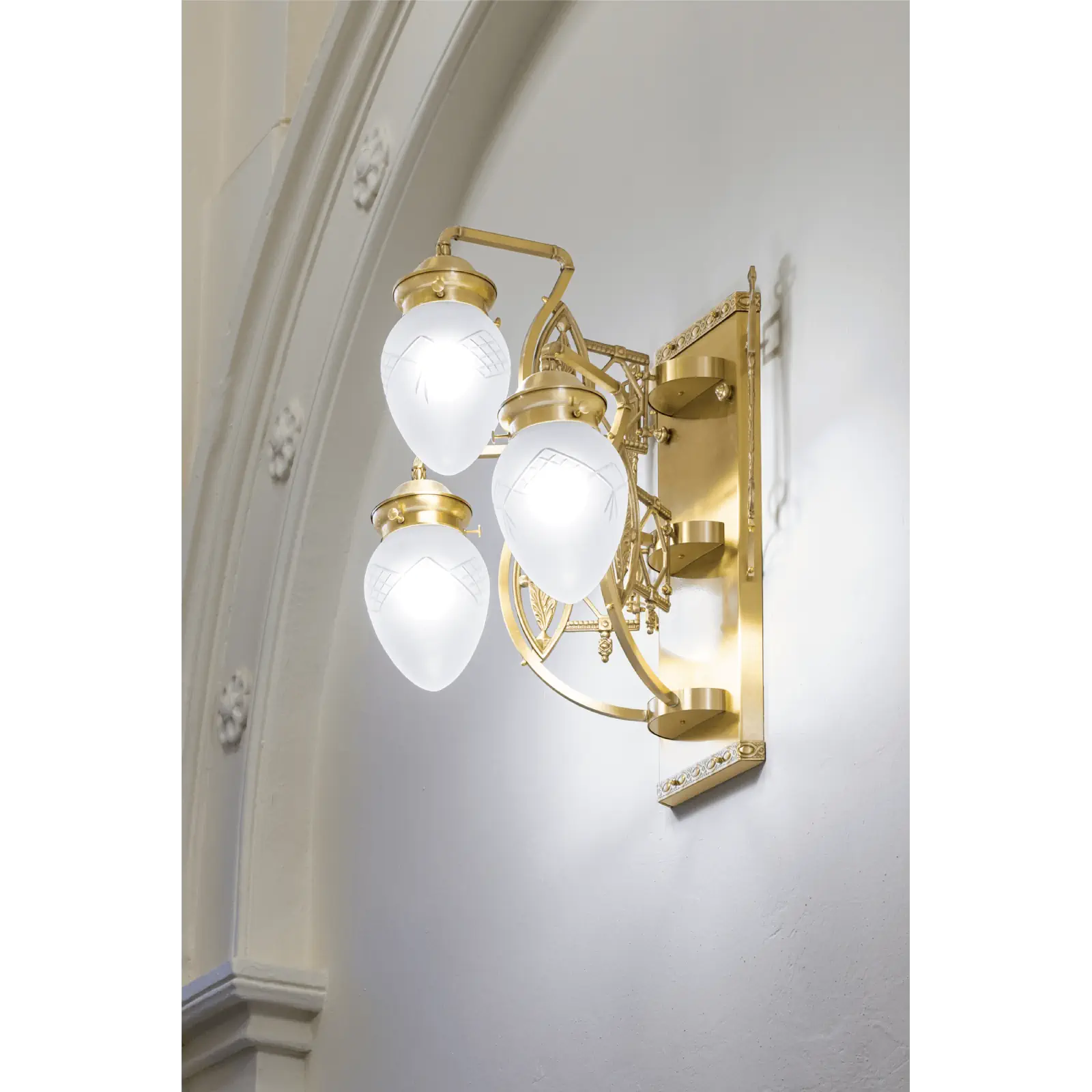 Zidna lampa BUDAPEST, sa tri izvora svetla, bronzana - 9