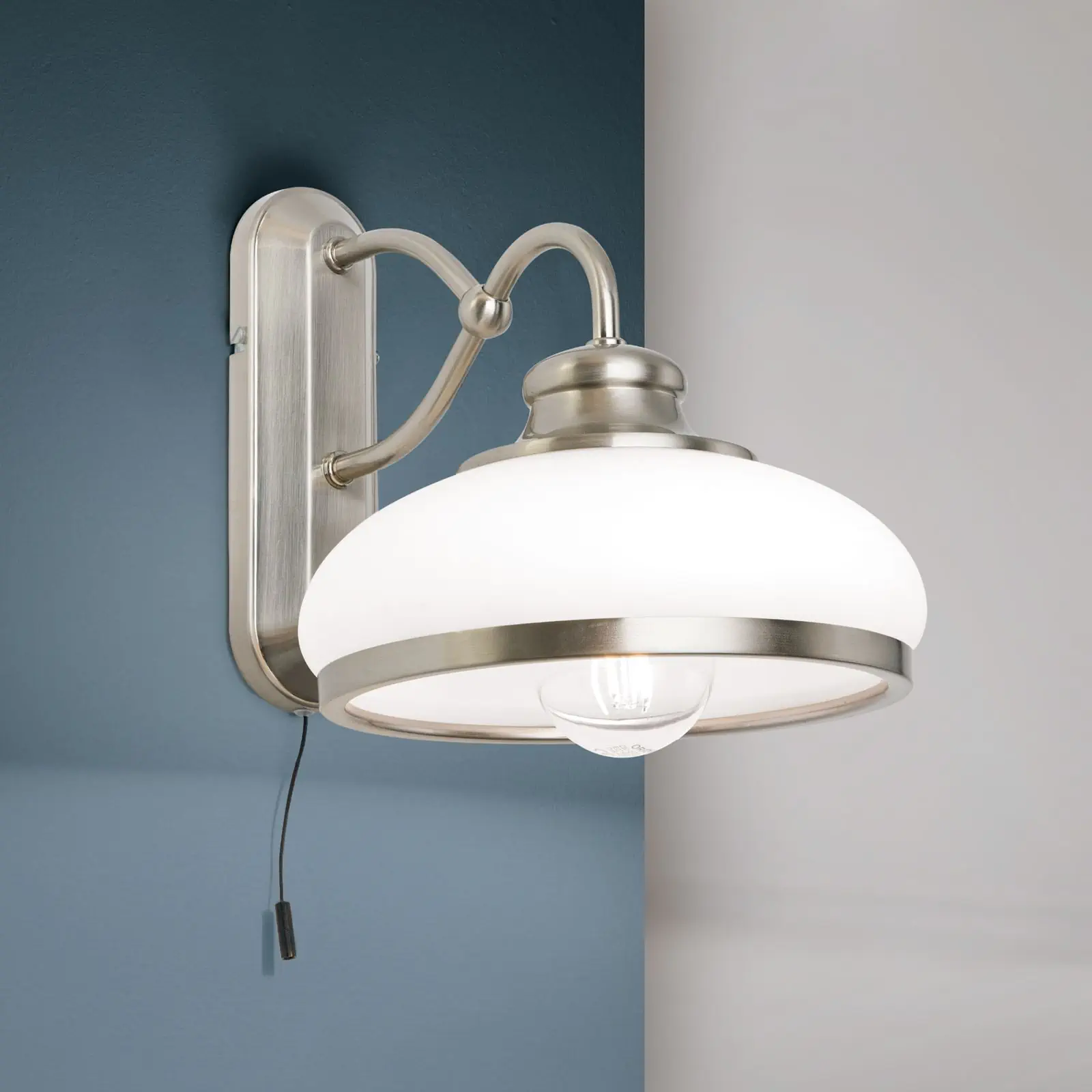 Zidna lampa LANDHAUS, sa jednim izvorom svetla, satinisani hrom, sa belim opal staklom - 2