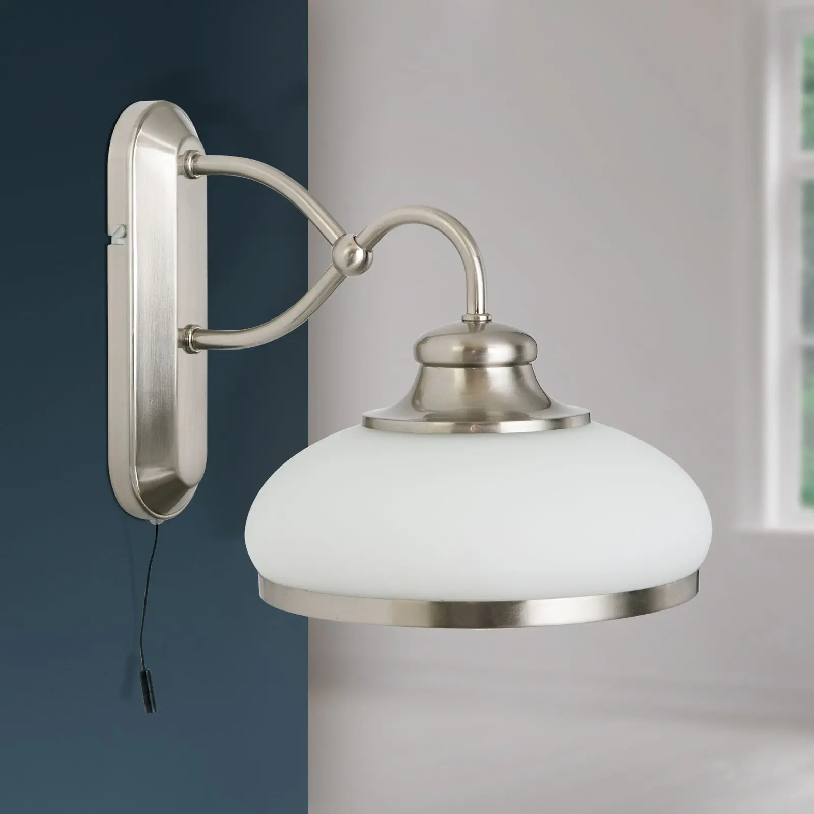 Zidna lampa LANDHAUS, sa jednim izvorom svetla, satinisani hrom, sa belim opal staklom - 3