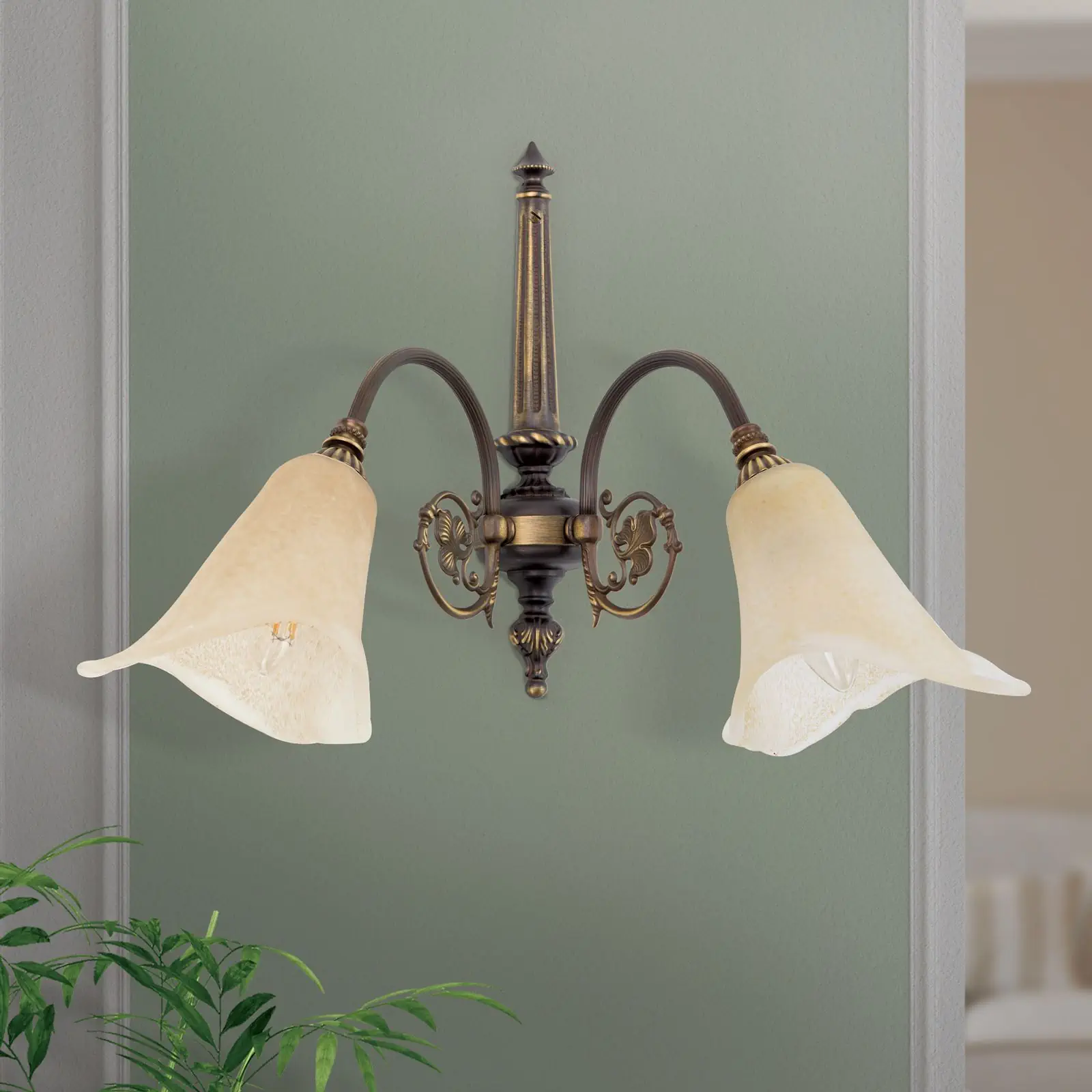 Zidna lampa TOSCA sa dva izvora svetla, stara patina - 3