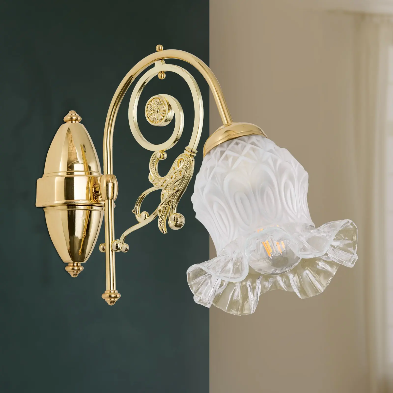 Zidna lampa RINGSTRASSE, sjajna mesingana završna obrada sa dekorisanim staklom - 3