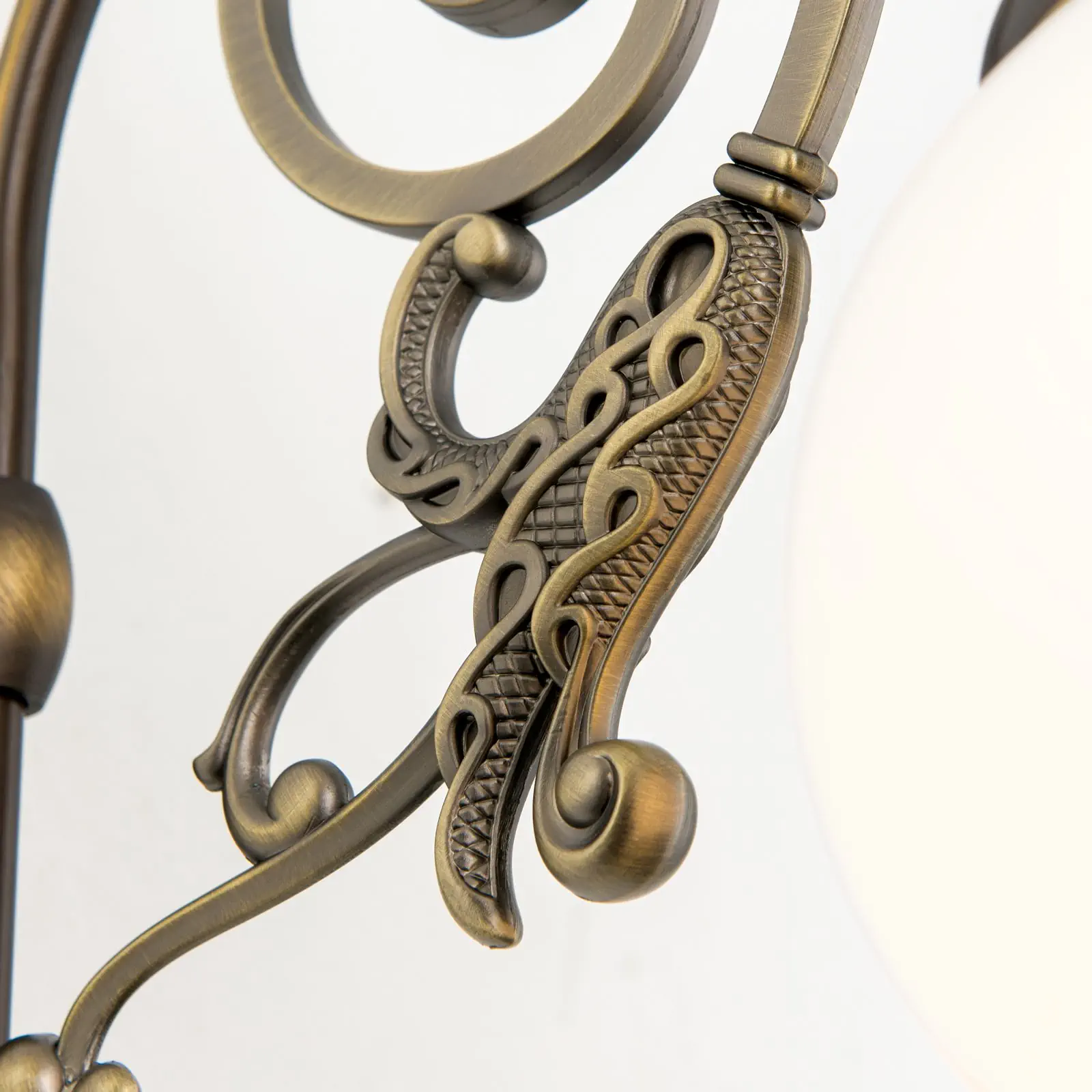 Zidna lampa RINGSTRASSE, sa starim mesingom i opal staklom - 5