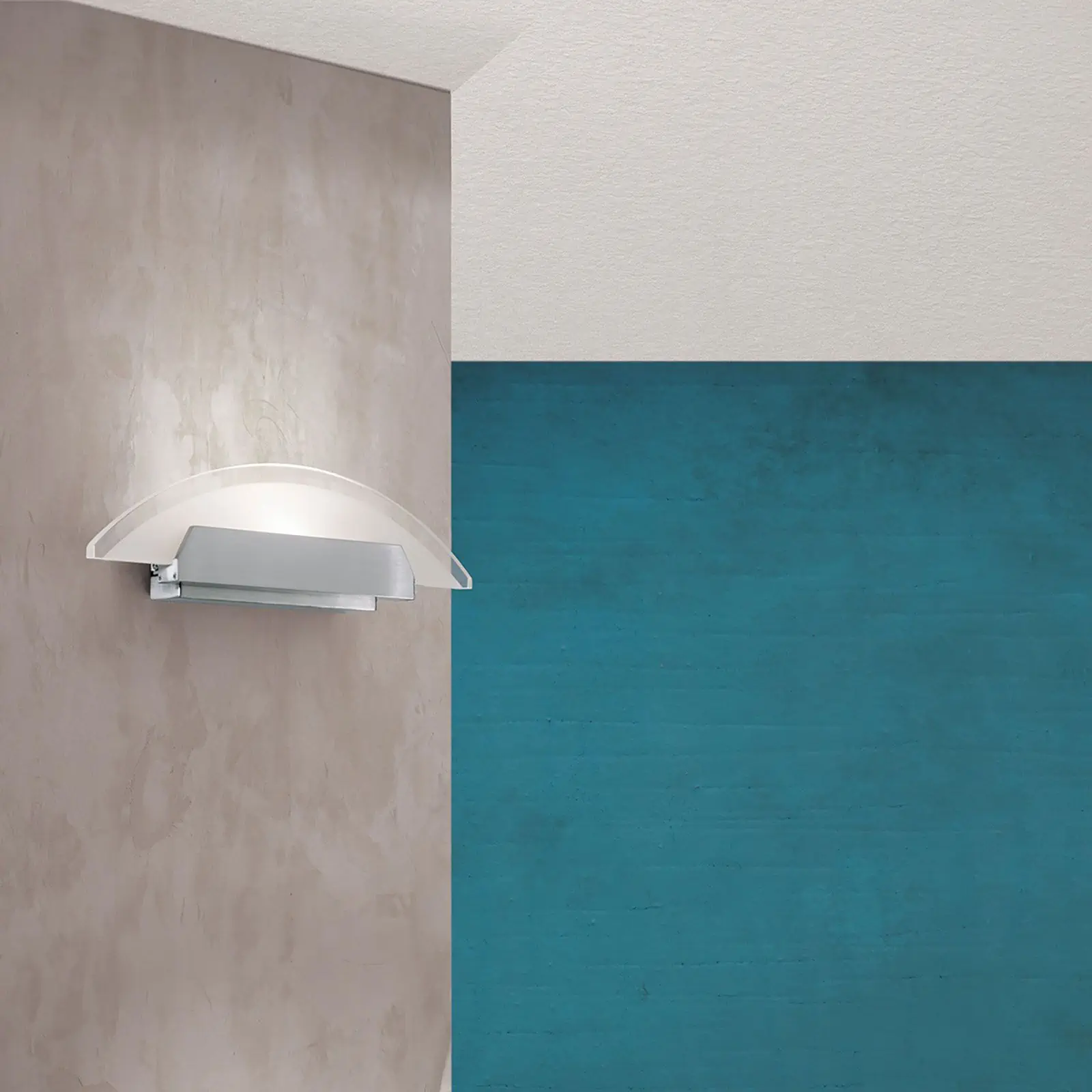 Zidna lampa SWORD, satinirana