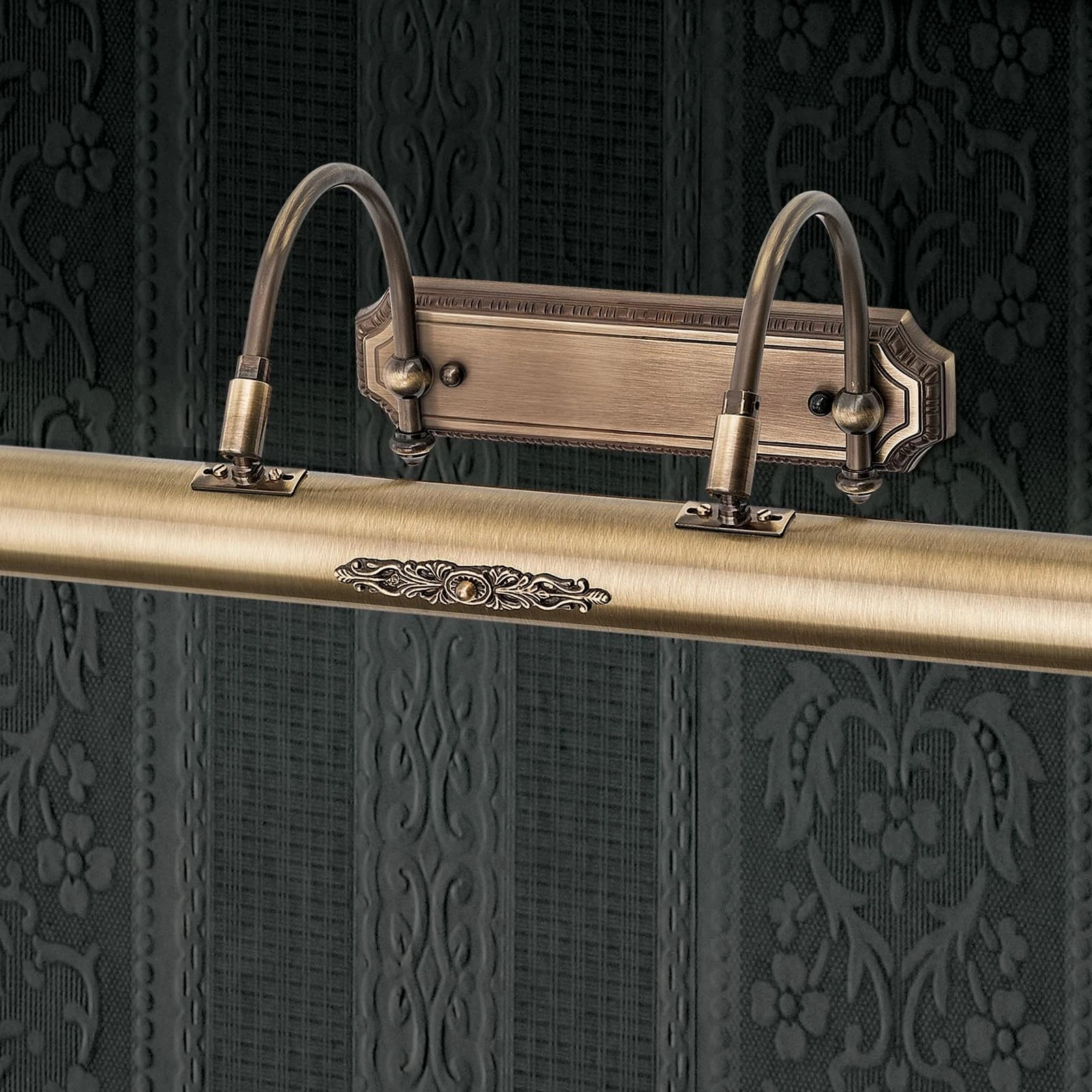 Zidna lampa BILDERLEUCHTE sa dekorom od mesinga, antik mesing, velika - 2