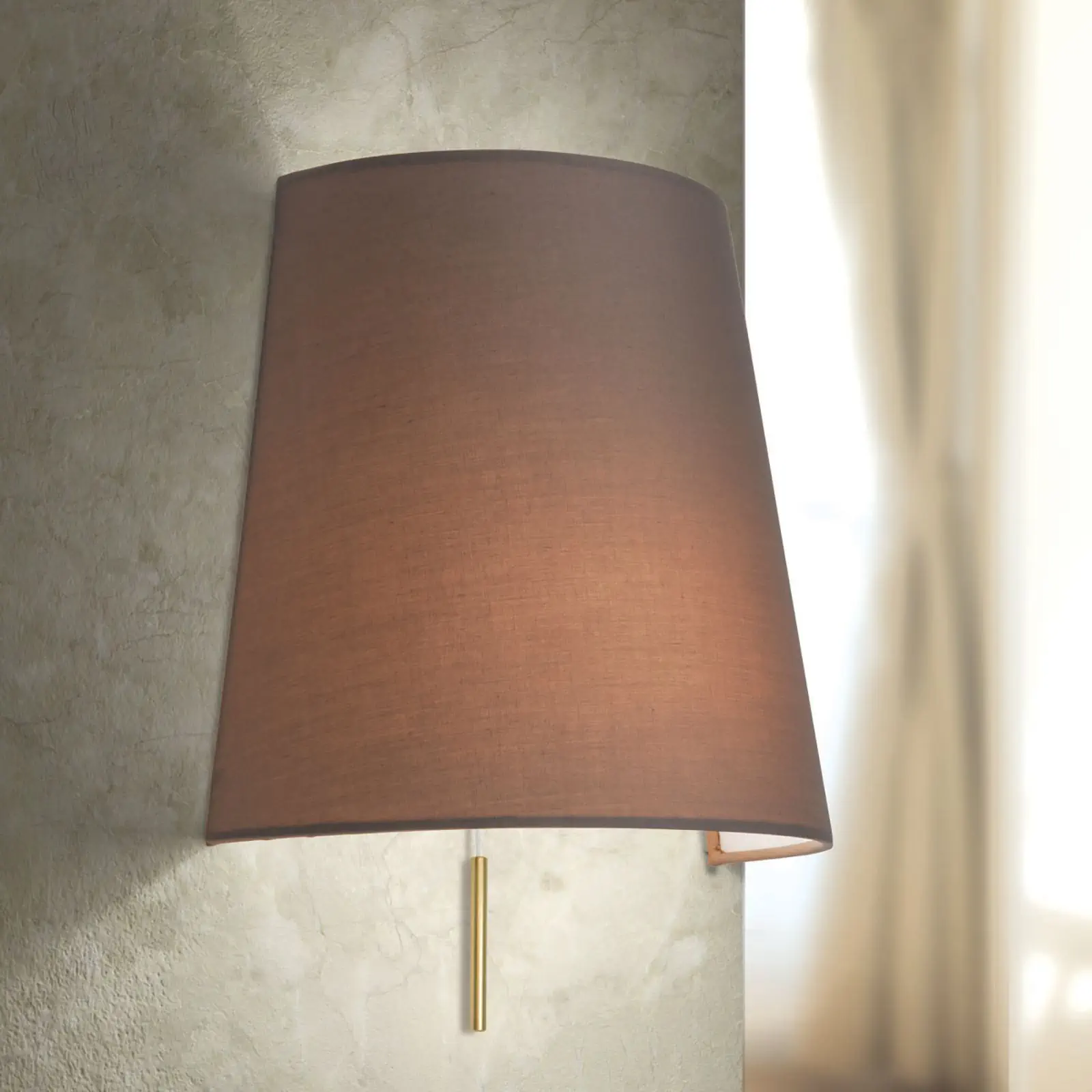 Zidna lampa SHADE, mesing mat, sa braon abažurima - 1