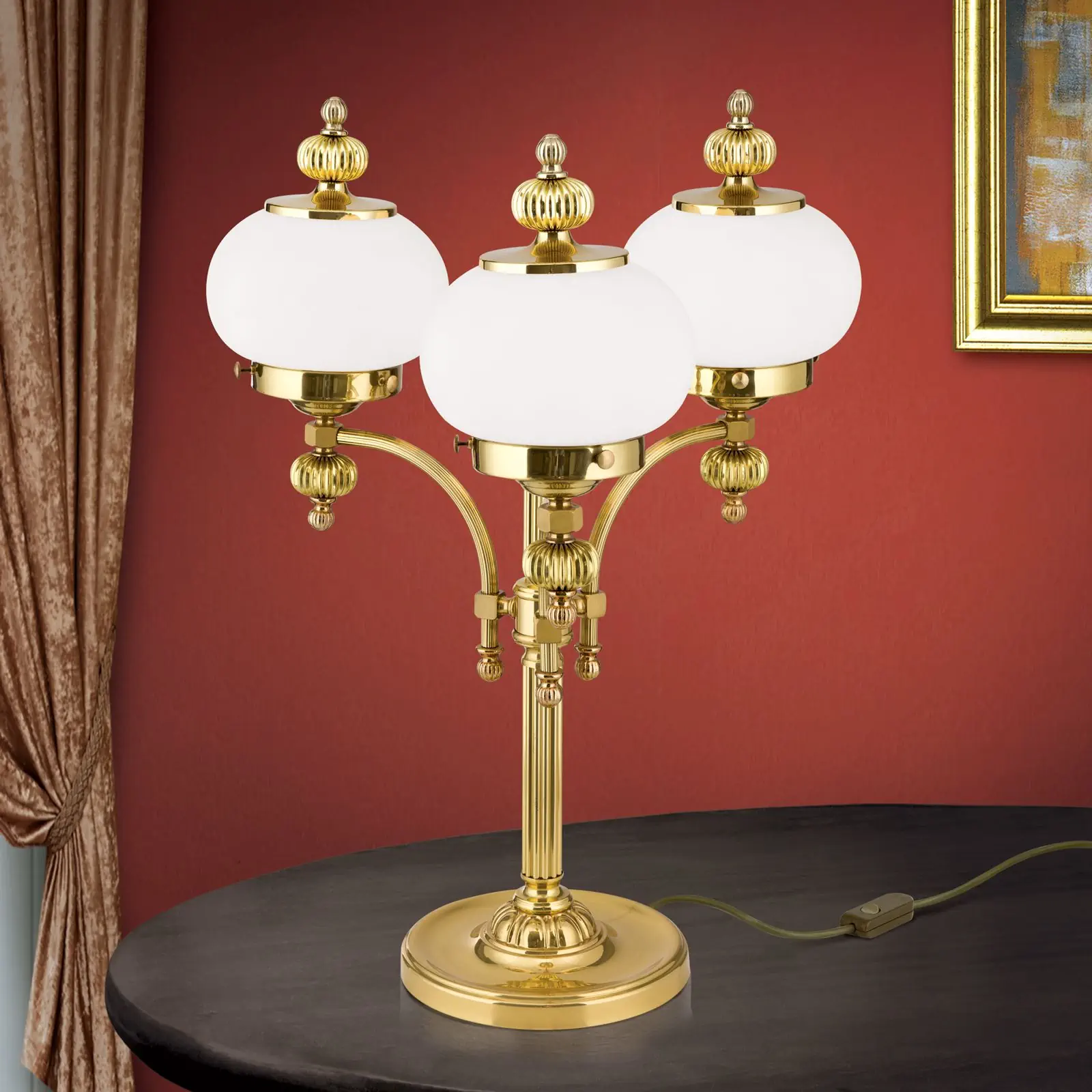 Stona lampa WIENER NOSTALGIE, 3 izvora svetla, sjajni mesing, sa opal mat staklom - 2