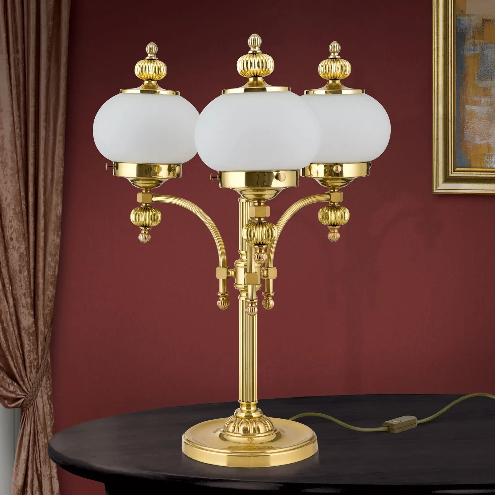 Stona lampa WIENER NOSTALGIE, 3 izvora svetla, sjajni mesing, sa opal mat staklom - 3