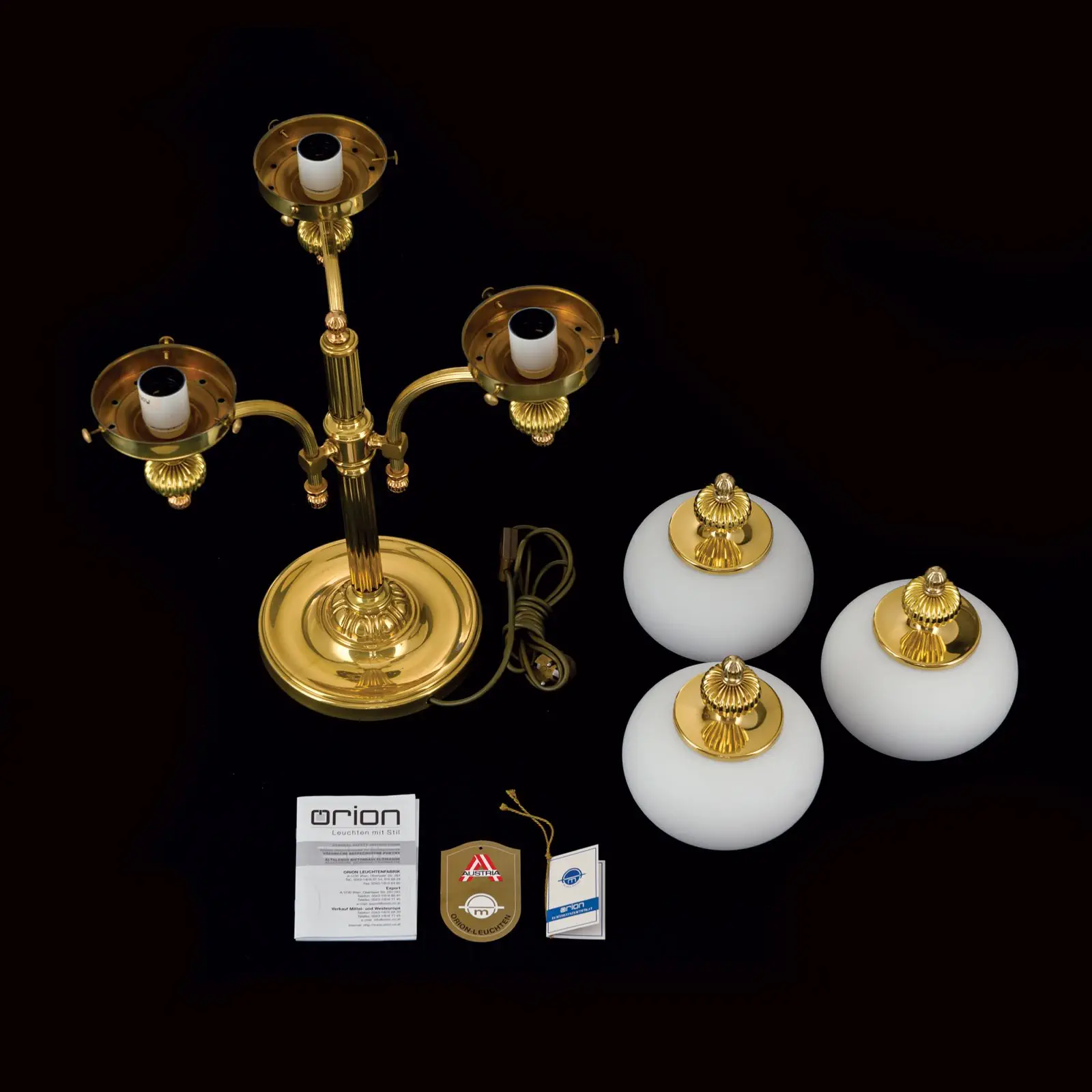 Stona lampa WIENER NOSTALGIE, 3 izvora svetla, sjajni mesing, sa opal mat staklom - 8