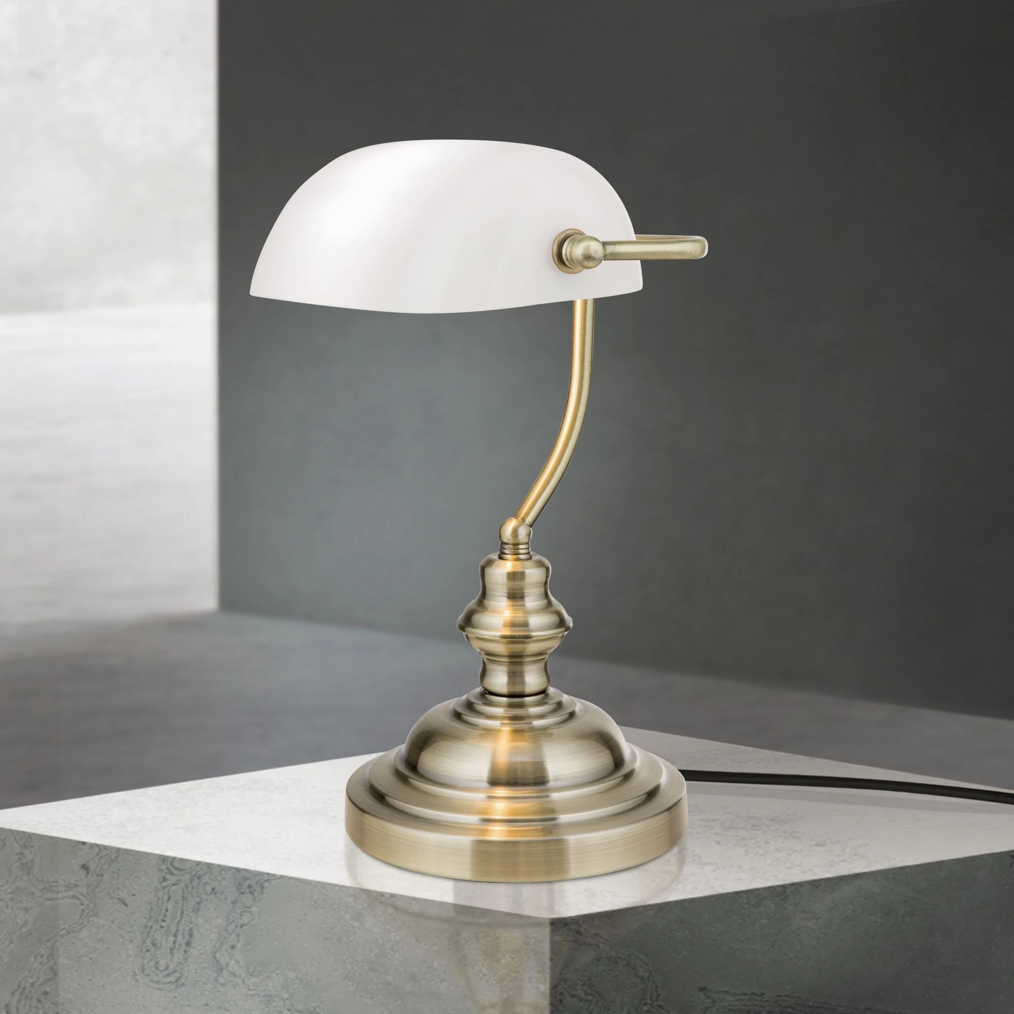 Bankarska lampa BANKERSLAMP, antik mesing, opalno staklo - 2