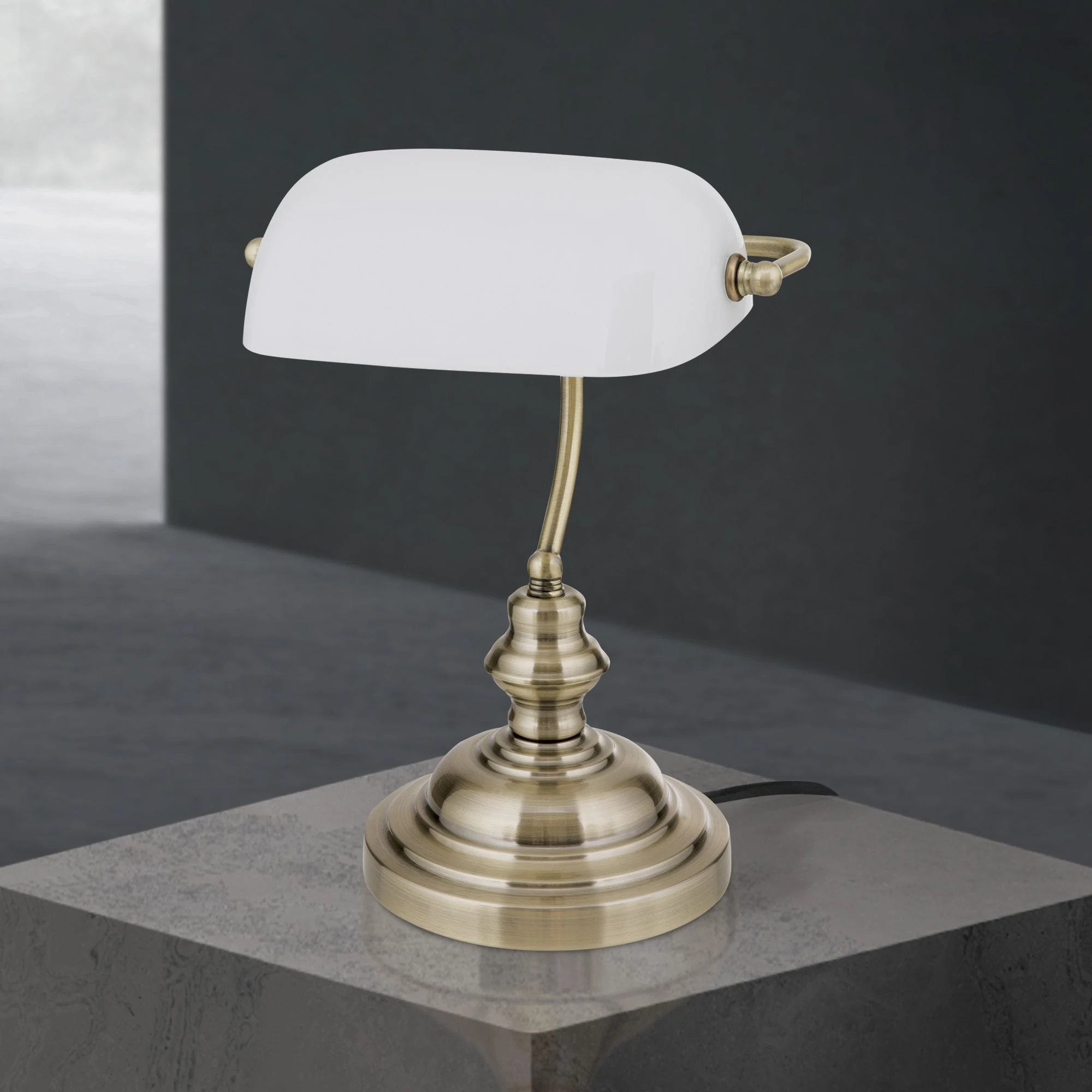 Bankarska lampa BANKERSLAMP, antik mesing, opalno staklo - 3