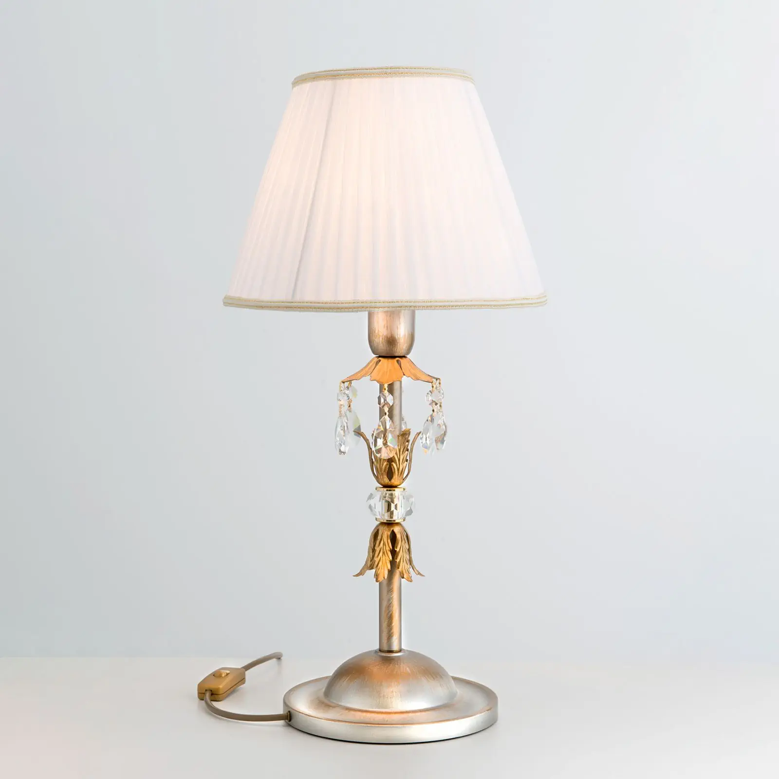 Stona lampa MIRAMARE, srebrno-zlatna, 3 izvora svetla, sa belim abažurima - 4