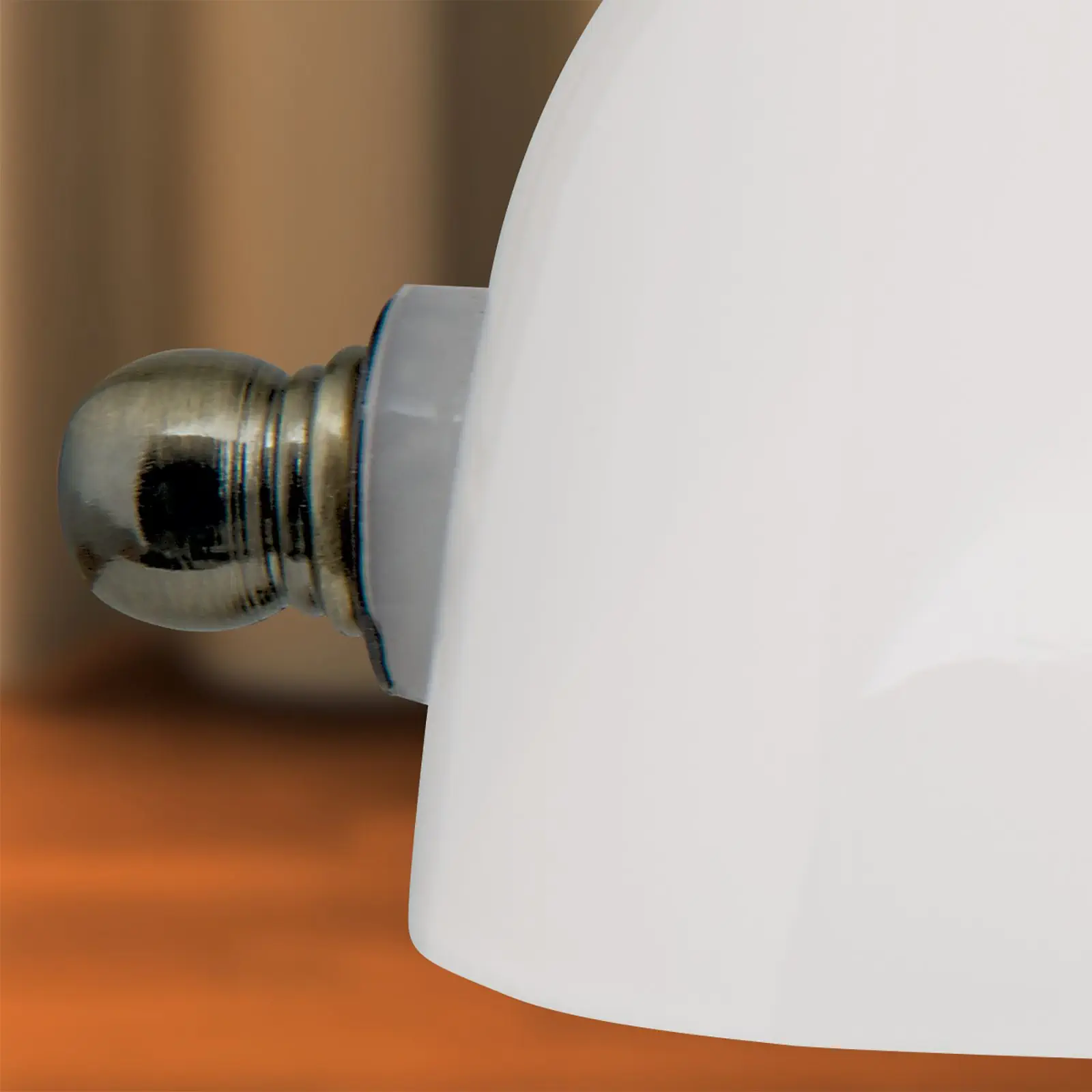 Mala bankarska lampa, patina, sa opalnim staklom - 6