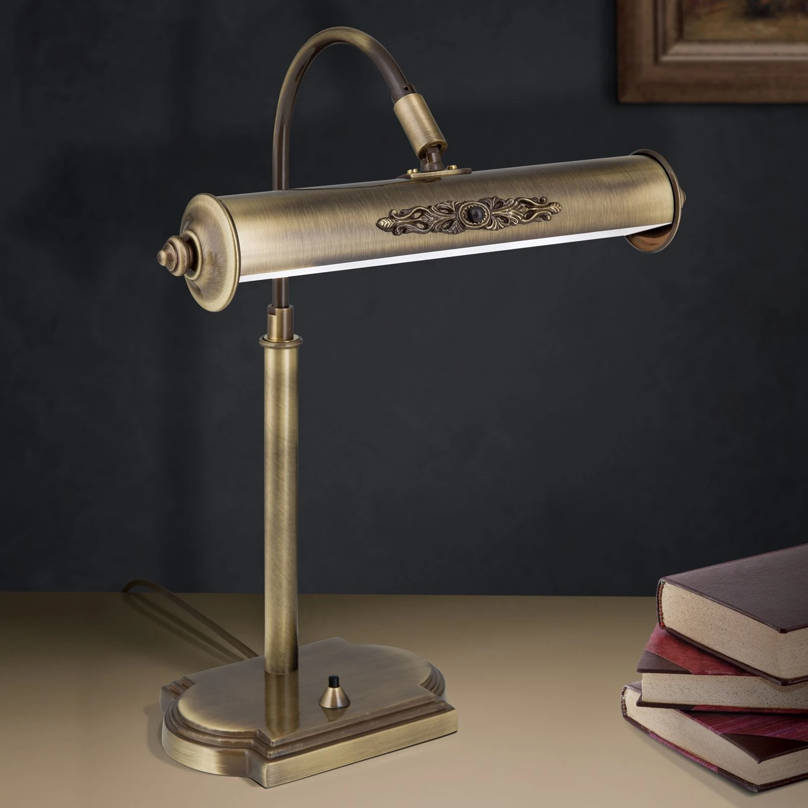 Stona lampa BILDERLEUCHTE sa dekorativnim elementima, antik mesing - 1