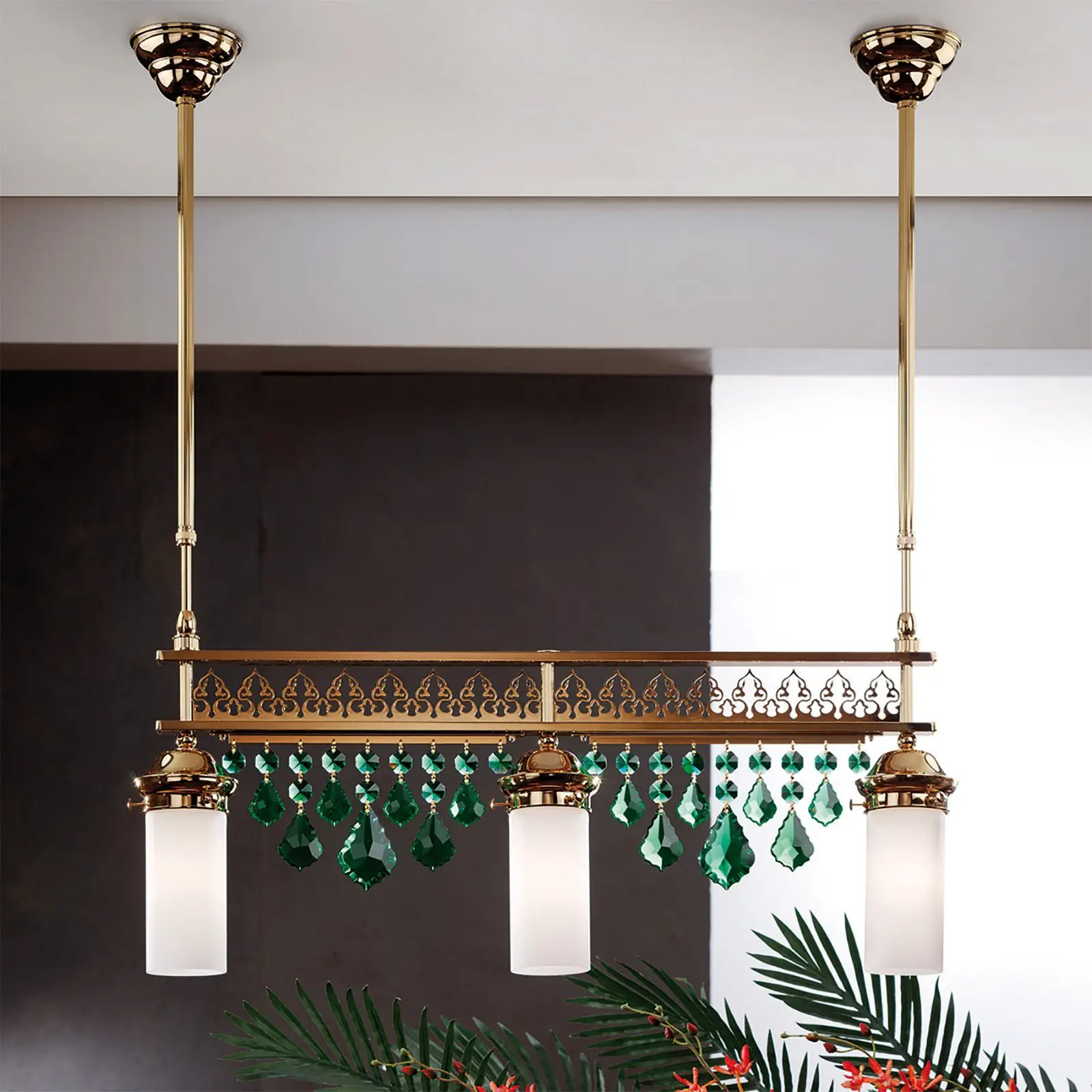 Viseća lampa ORIONtal, 3 izvora svetla, zlato, sa zelenim kristalnim privescima - 1