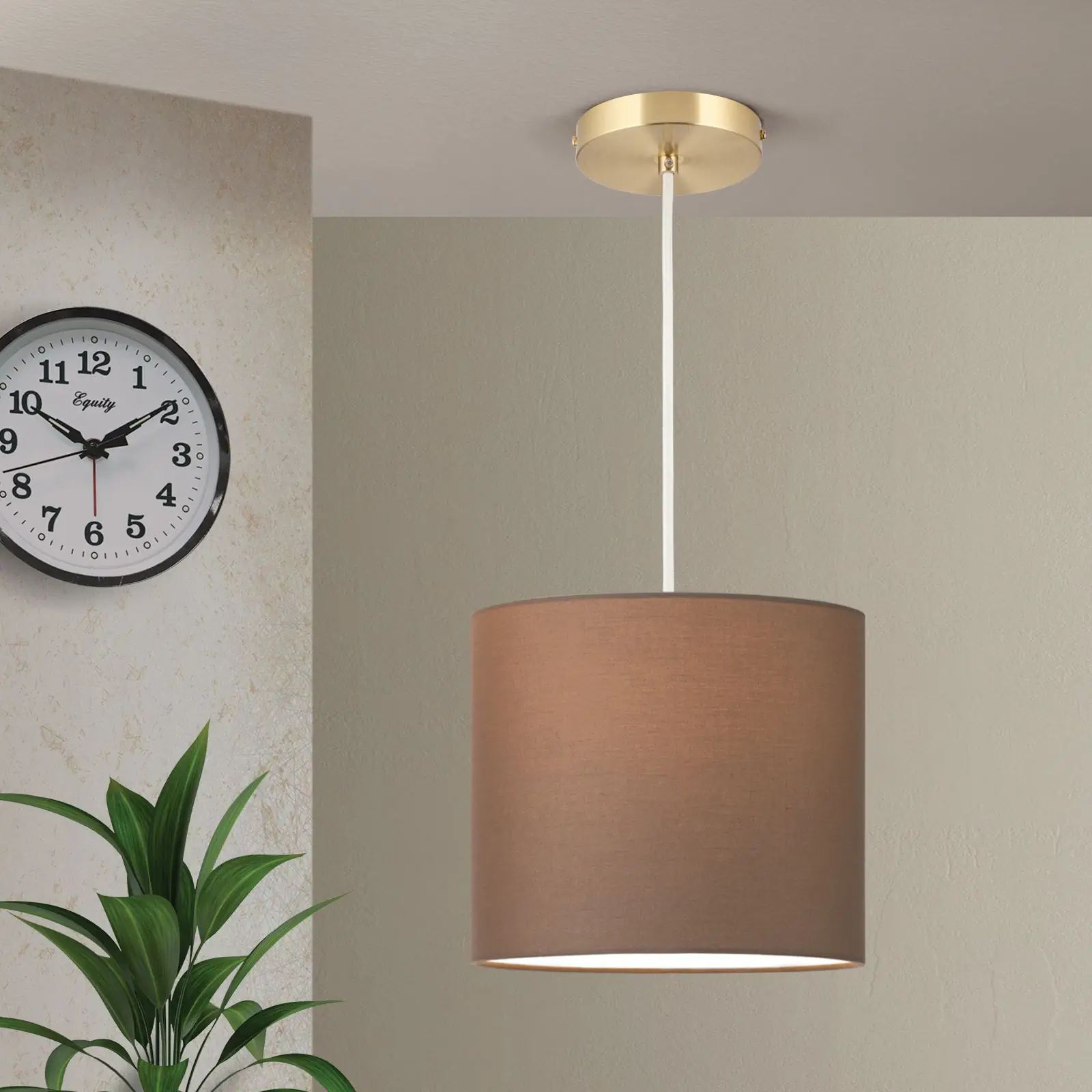 Viseća lampa SHADE, srednja, mat mesing, sa cilindričnim braon abažurom, 1x E27 - 1