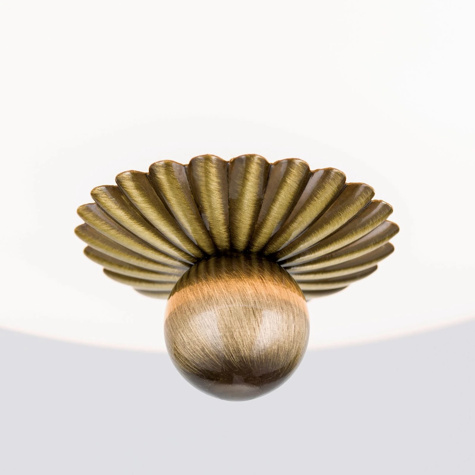 Plafonska lampa EMPIRE, antik mesing, sa opalno mat staklom, sa ukrasnim dugmetom, Ø 26 cm - 5