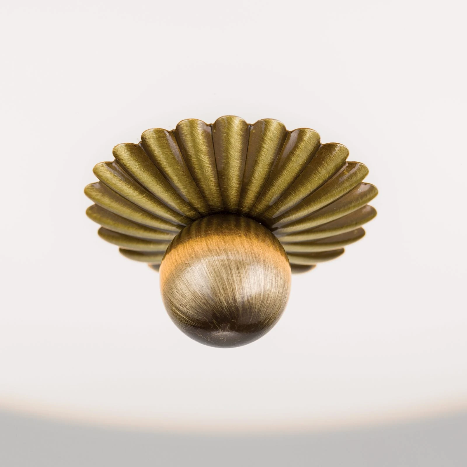 Plafonska lampa EMPIRE, antik mesing, sa opalno mat staklom, sa ukrasnim dugmetom, Ø 35 cm - 5