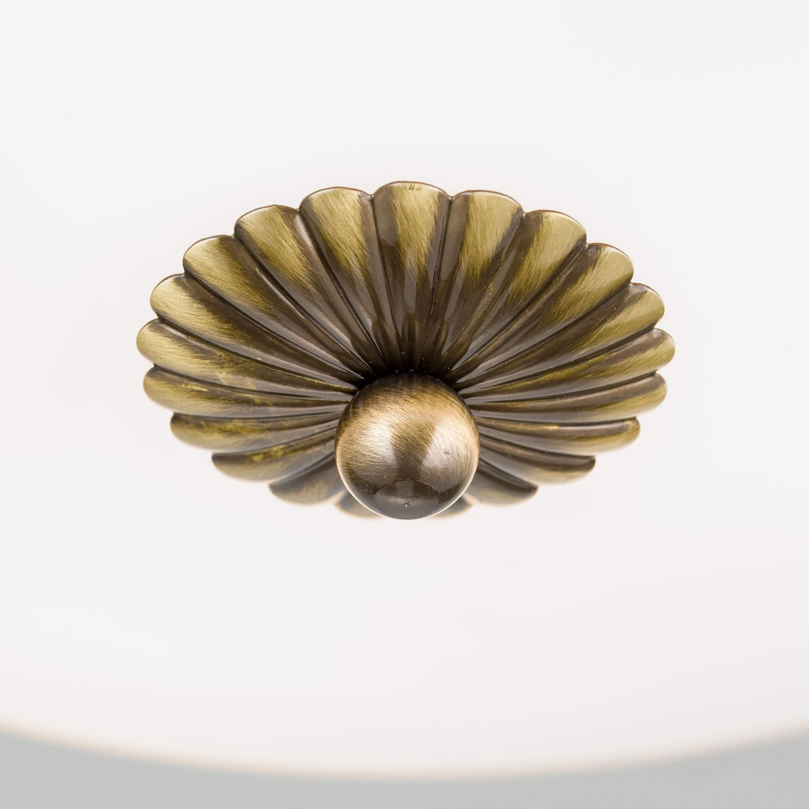 Plafonska lampa EMPIRE, antik mesing, sa opalno mat staklom, sa ukrasnim dugmetom, Ø 47 cm - 5