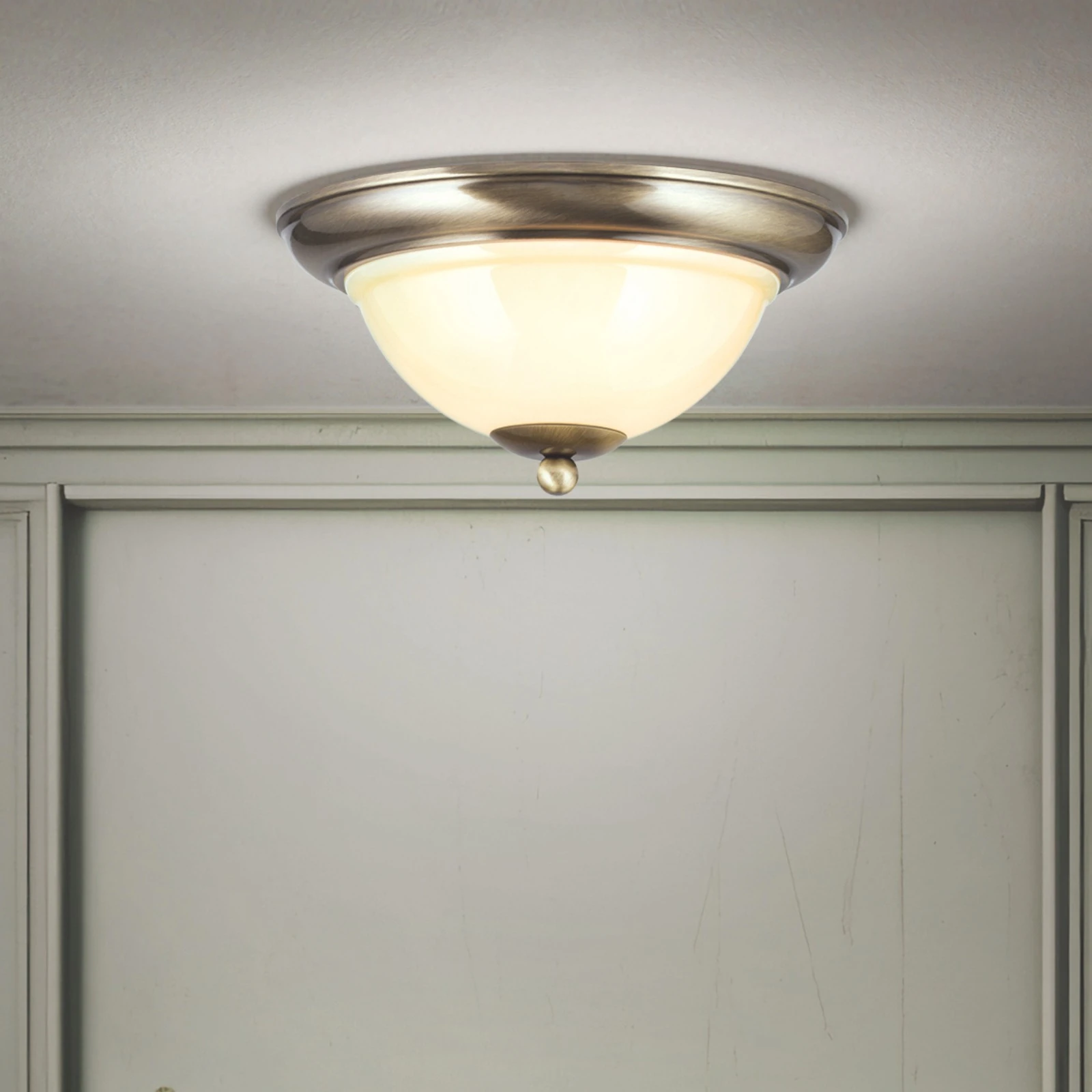 Plafonska lampa AUSTRIAN OLD LAMP, antik mesing, staklo u boji šampanjca, Ø 27 cm