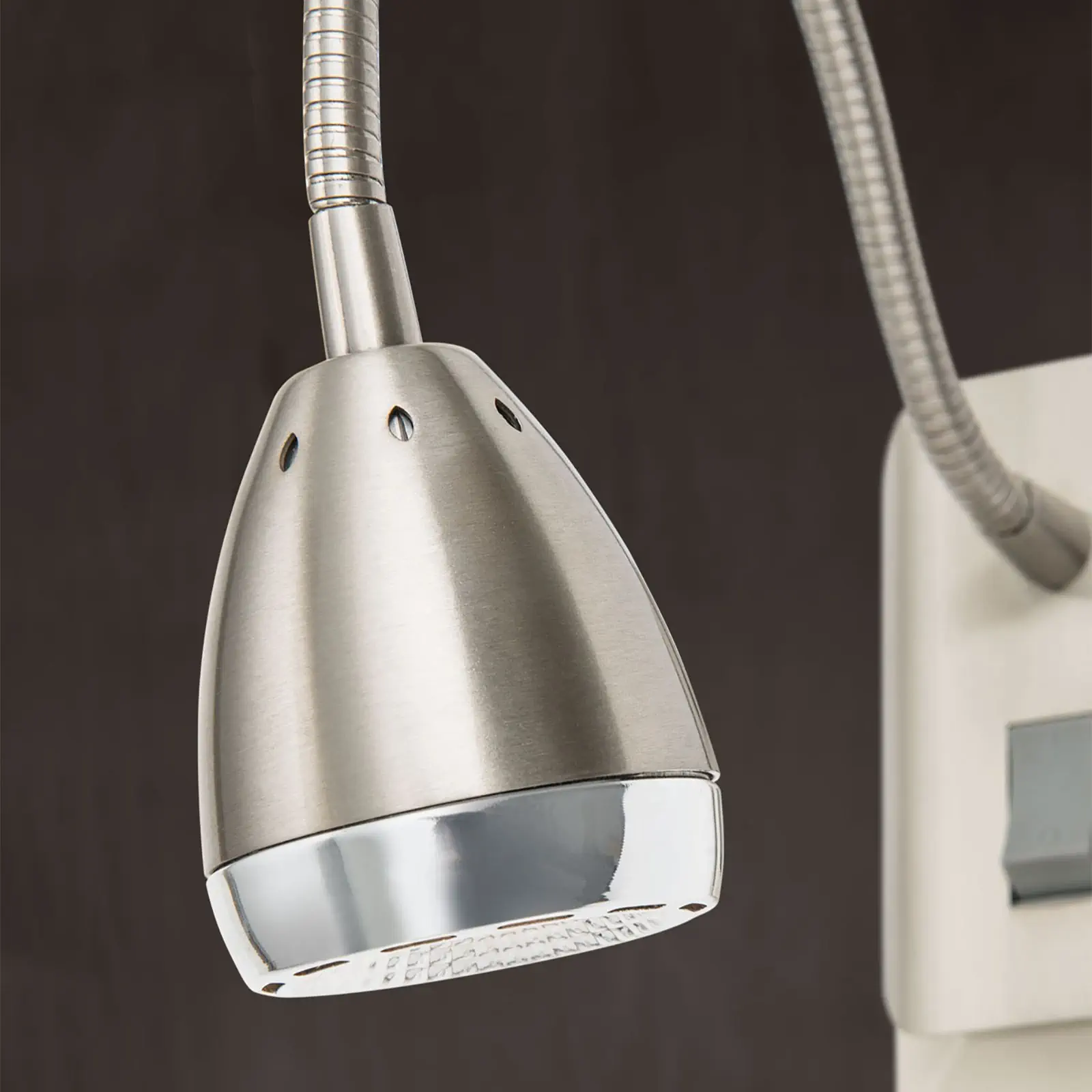 LED lampa za utičnicu PLANO, saten - 5