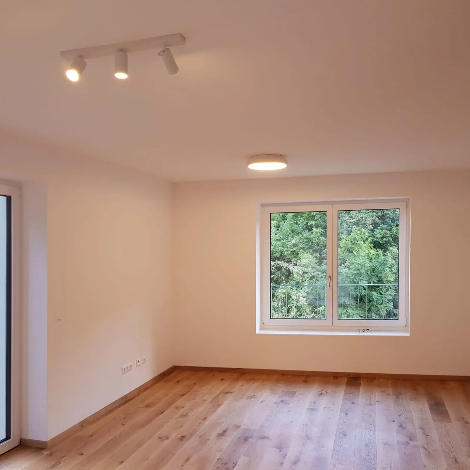 Spot lampa SEAN, 3 izvora svetla, bela - 9