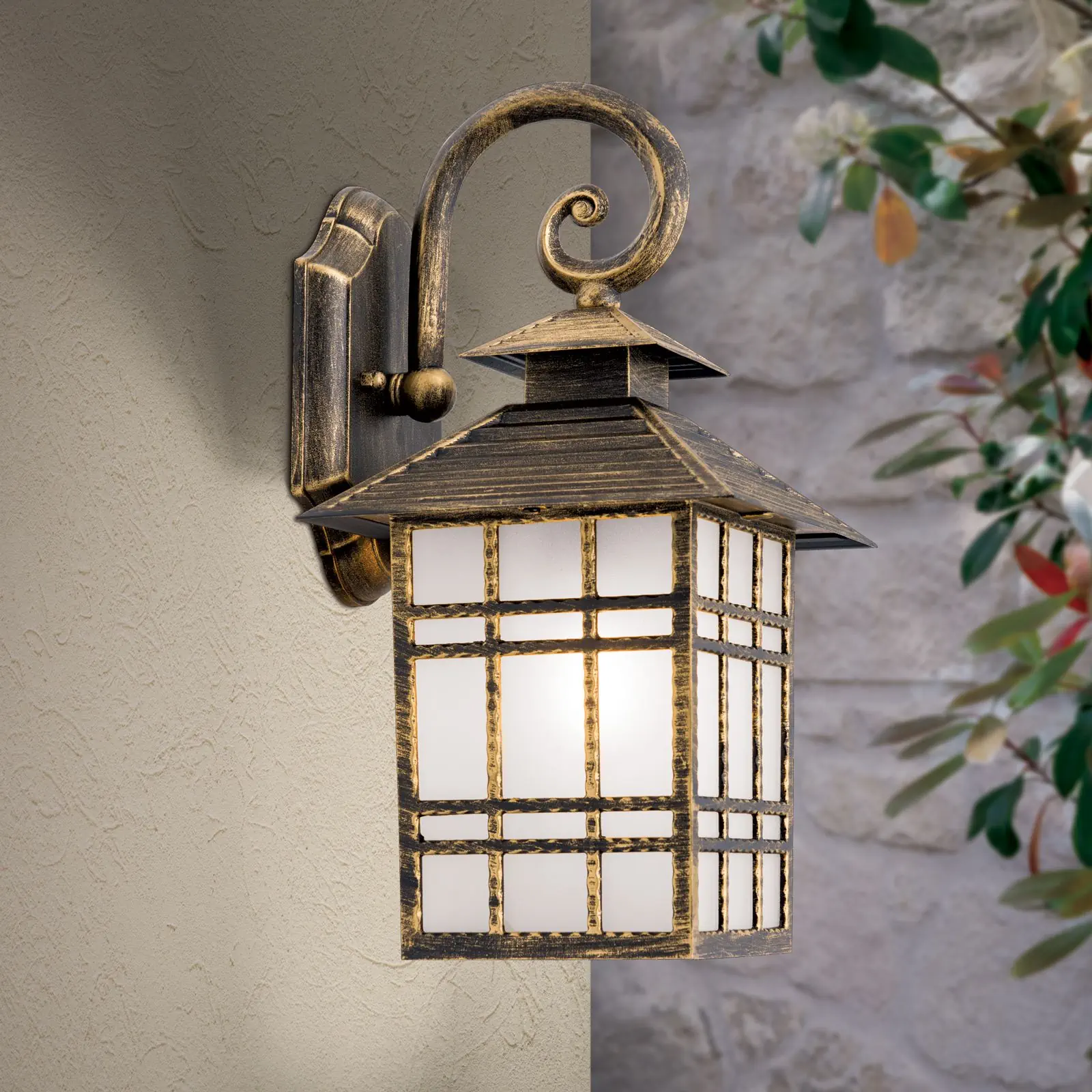 Spoljašnja zidna lampa KIKO, patina - 2