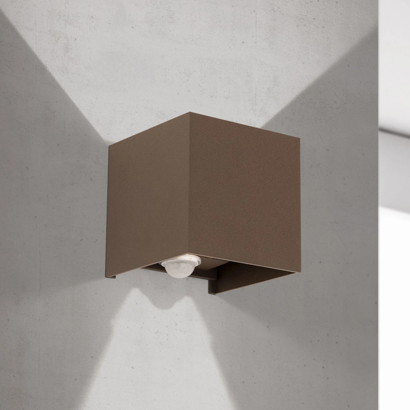 LED spoljašnja zidna lampa CUBE-S, corten, senzor pokreta i sumraka